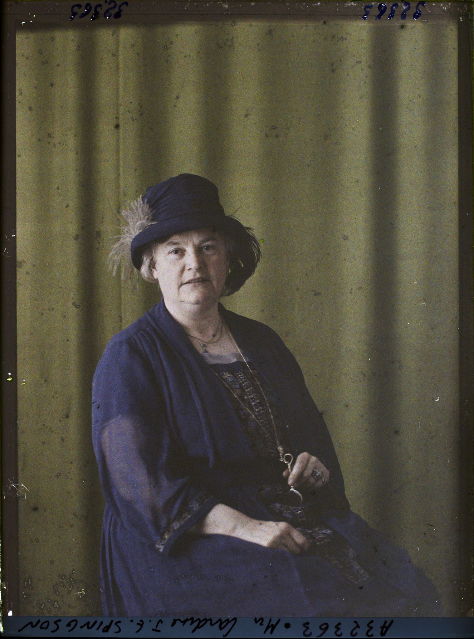 Image représentant https://musee-albert-kahn.s-museum.fr/home/NWQ2OTAwYzNmYjZlZTk1ZWQwODJmMjY4L2dlbmVyaWMtbm90aWNlLXRhYi9hdXRob3JpdHkvNjE3YTc5ZjVjZjhiODk2OGIzMzM3ZDIx/5d6900c3fb6ee95ed082f268/generic-notice-tab/authority/617a79ebcf8b8968b3336a2b Madame Cardine J. E. Spingson