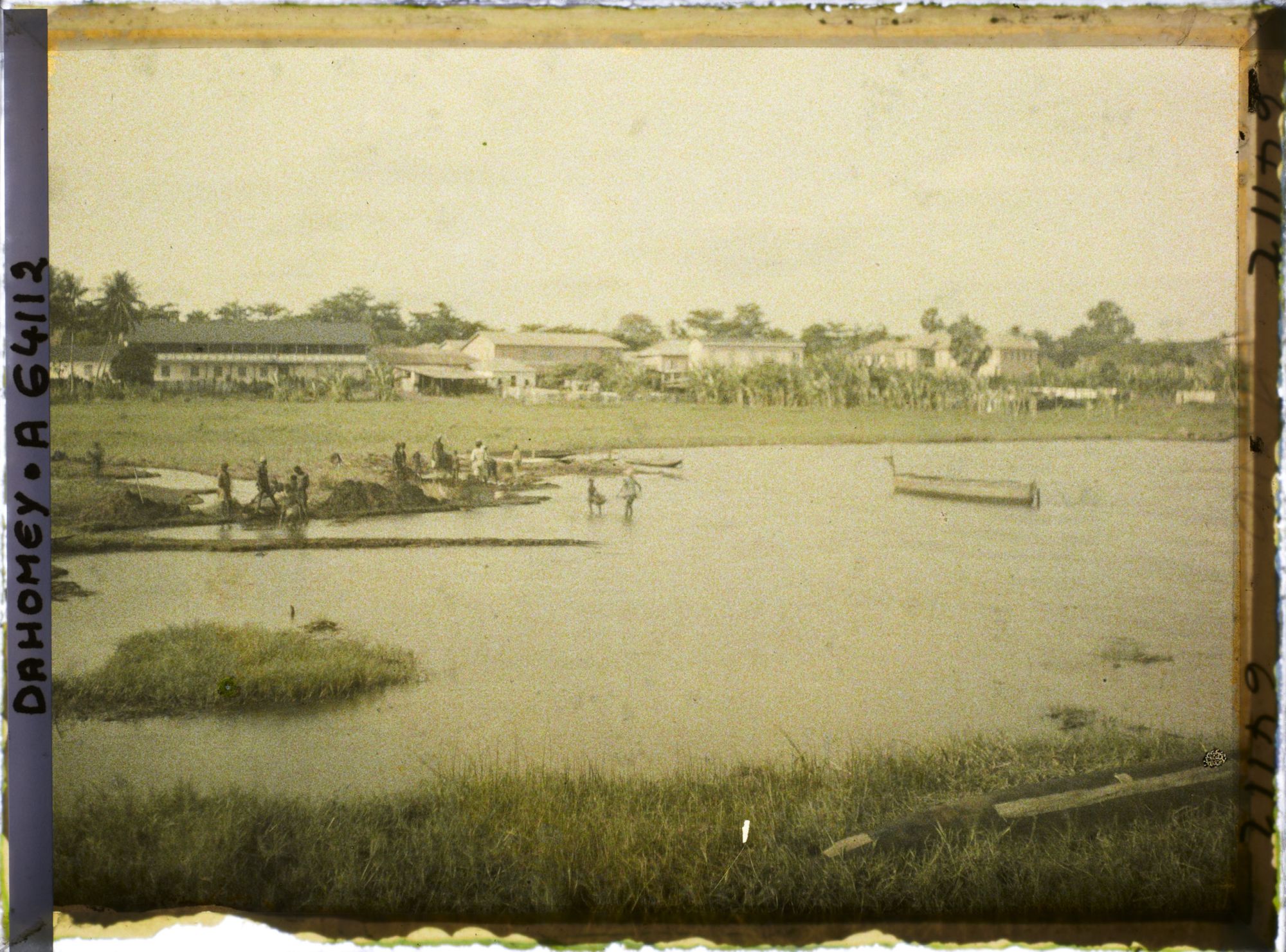 Image représentant Vue sur la lagune, en direction de la mission catholique (?)