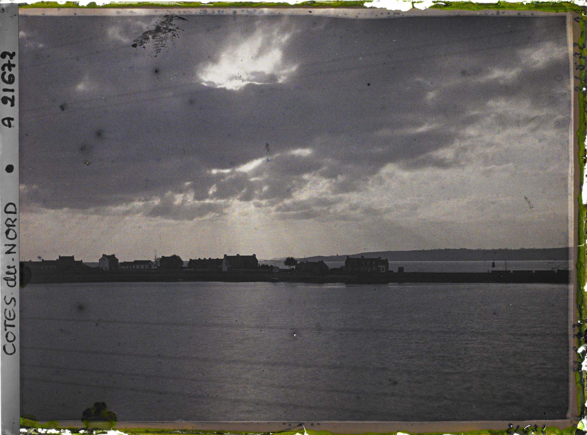 Image représentant Lever de soleil sur la rade de Perros-Guirec