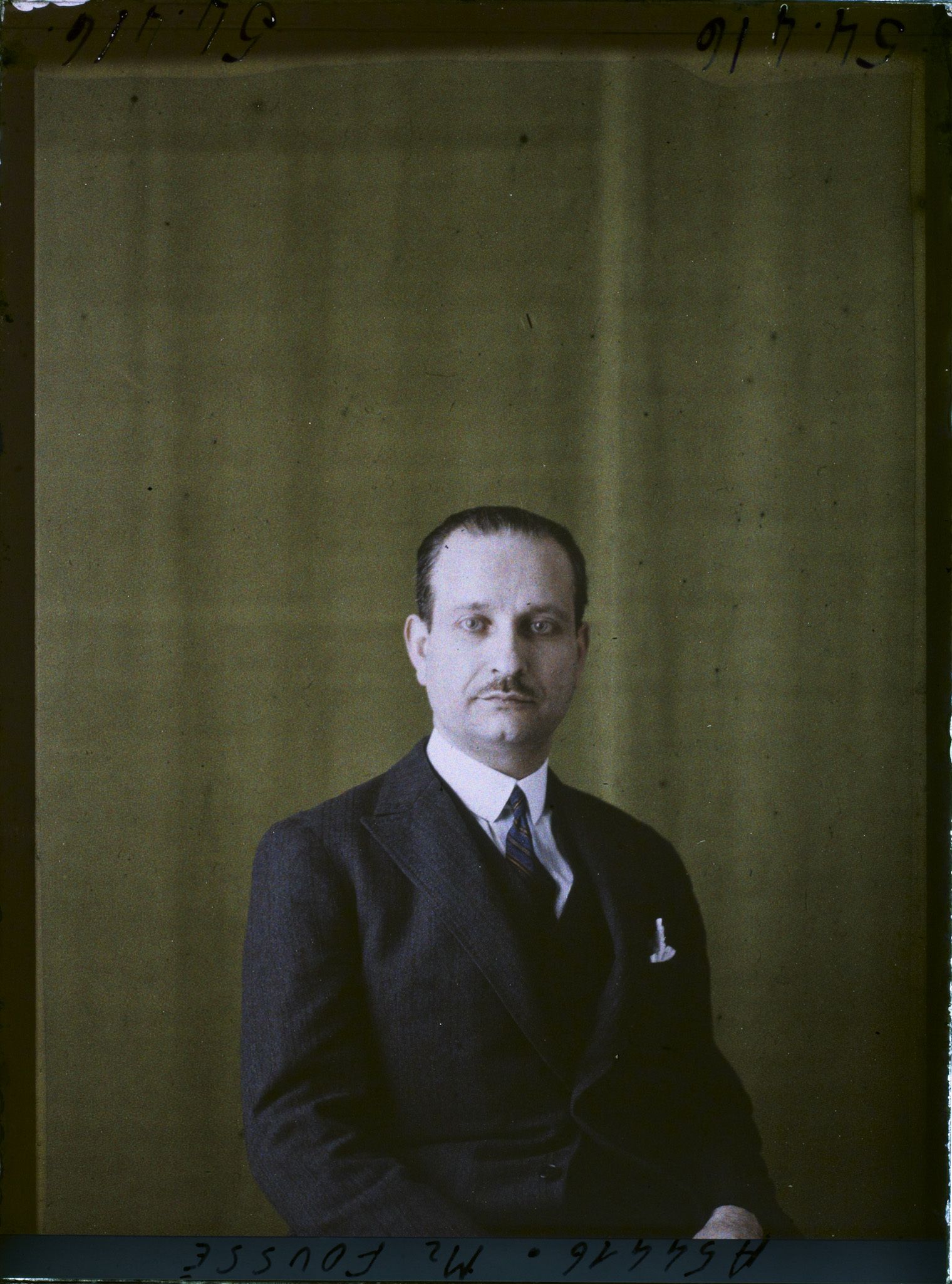 Image représentant https://musee-albert-kahn.s-museum.fr/home/NWQ2OTAwYzNmYjZlZTk1ZWQwODJmMjY4L2dlbmVyaWMtbm90aWNlLXRhYi9hdXRob3JpdHkvNjE3YTc5ZjVjZjhiODk2OGIzMzM3ZDIx/5d6900c3fb6ee95ed082f268/generic-notice-tab/authority/617a79ebcf8b8968b33374ca Monsieur Foussé