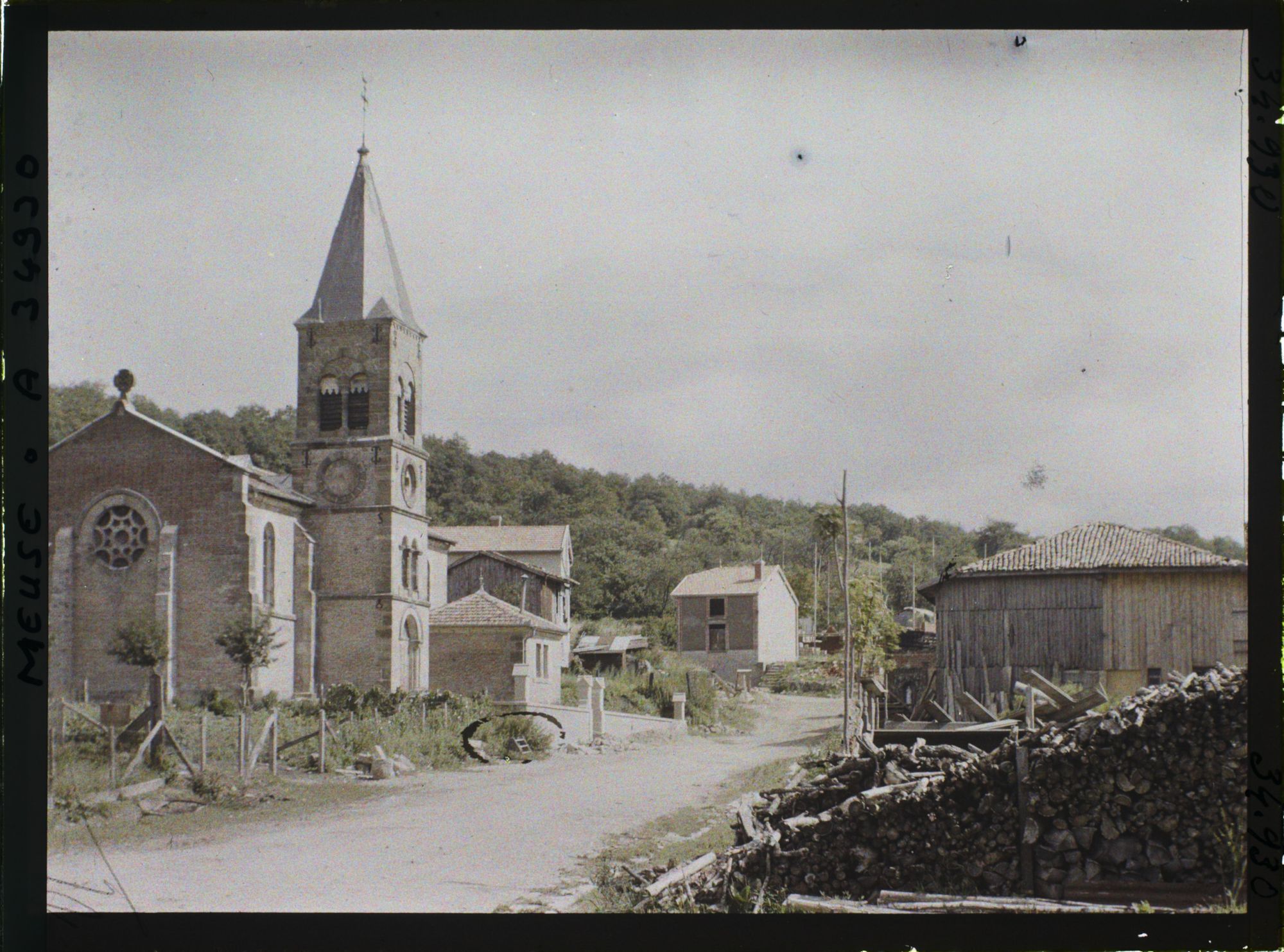 Image représentant France, Le Neufour, L'Eglise restaurée