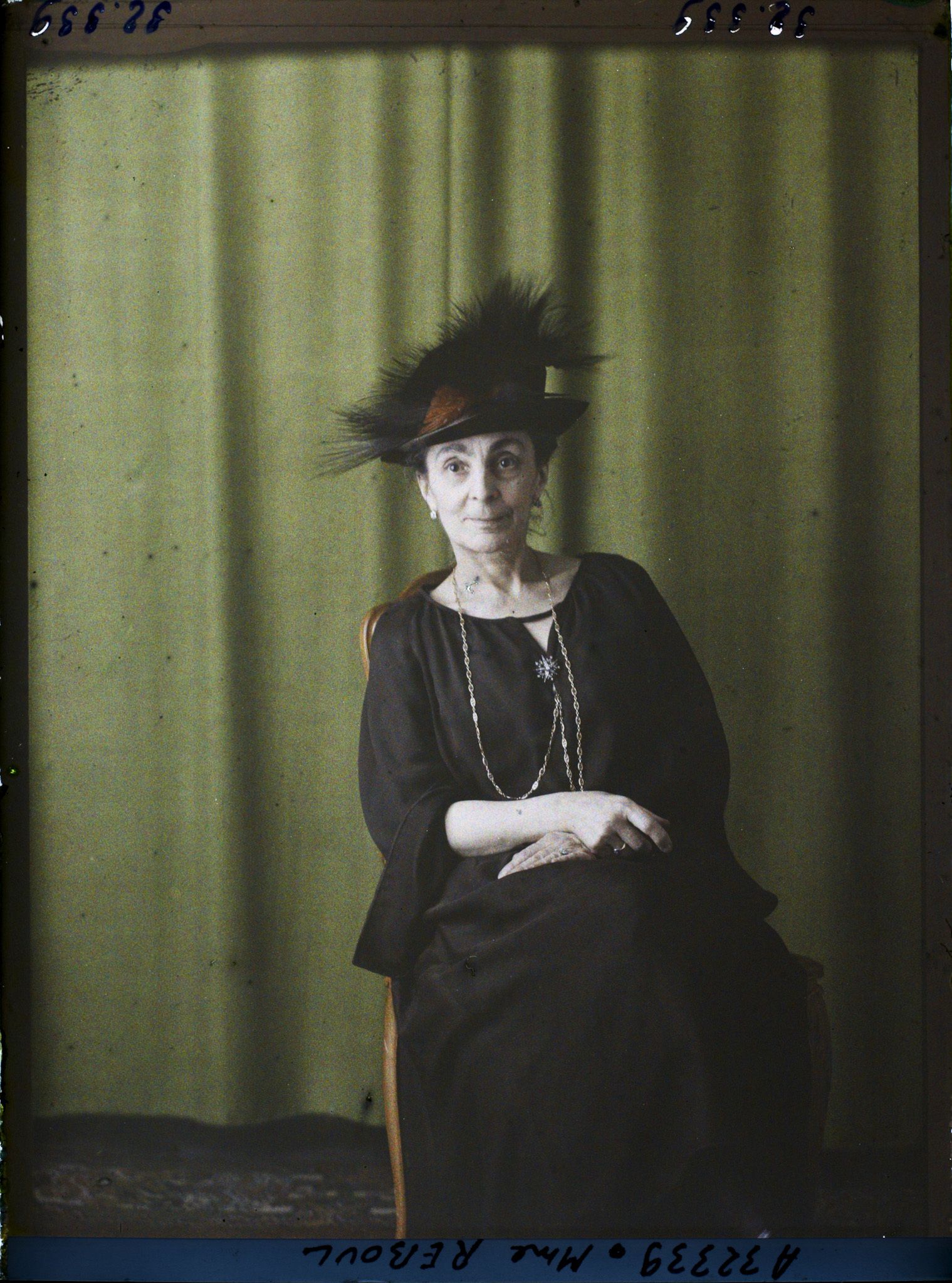 Image représentant https://musee-albert-kahn.s-museum.fr/home/NWQ2OTAwYzNmYjZlZTk1ZWQwODJmMjY4L2dlbmVyaWMtbm90aWNlLXRhYi9hdXRob3JpdHkvNjE3YTc5ZjVjZjhiODk2OGIzMzM3ZDIx/5d6900c3fb6ee95ed082f268/generic-notice-tab/authority/617a79ebcf8b8968b3337655 Madame Reboul