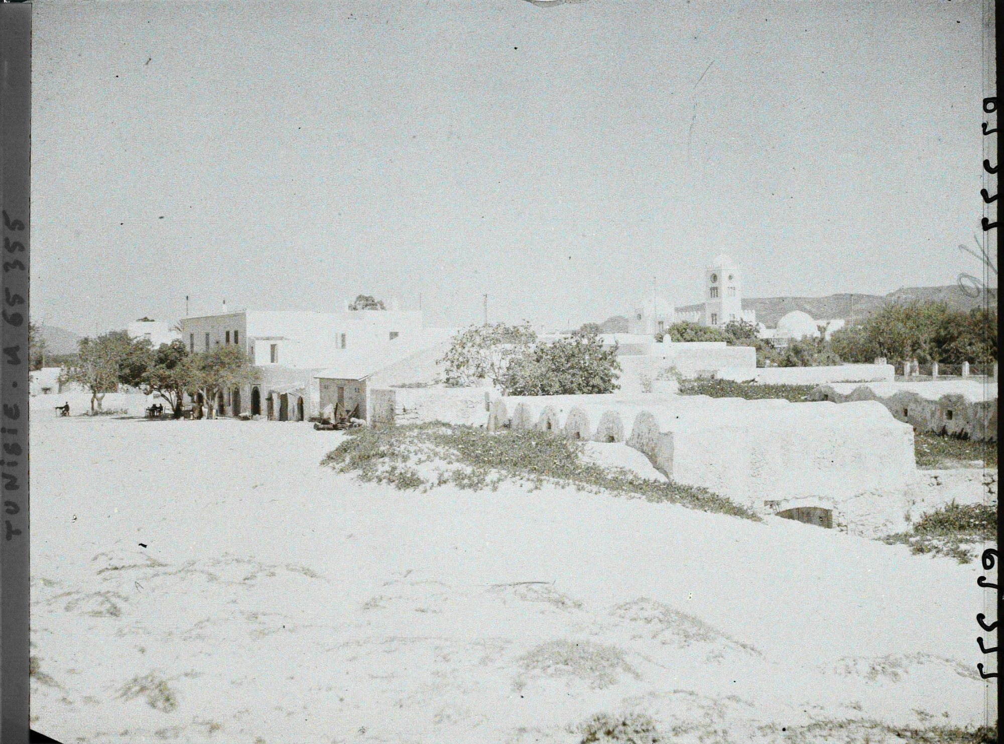 Image représentant Vue vers l'église