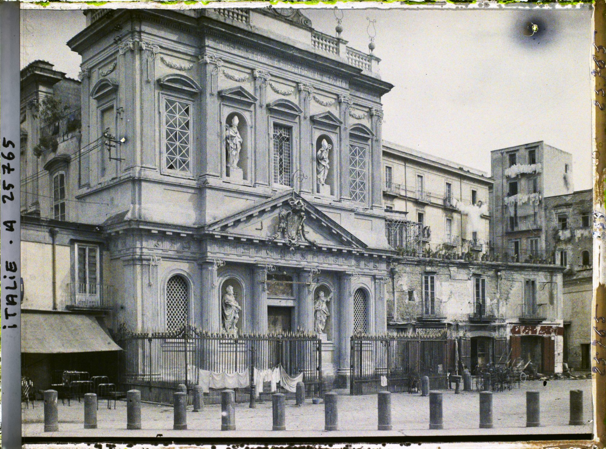 Image représentant Piazza del Mercato et église Santa Croce