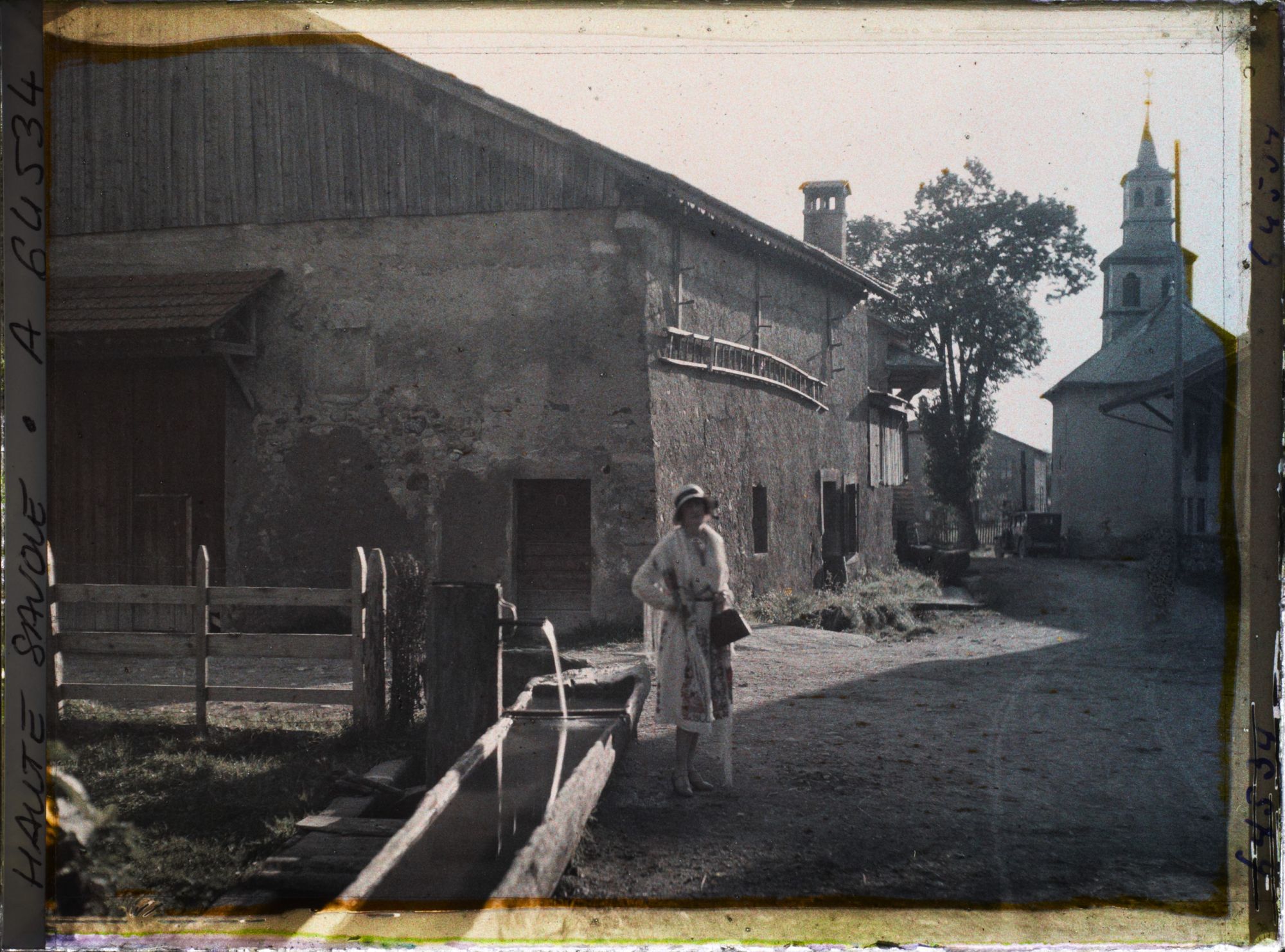 Image représentant France, Hte Savoie, Contre-Jour au Village de Bonège