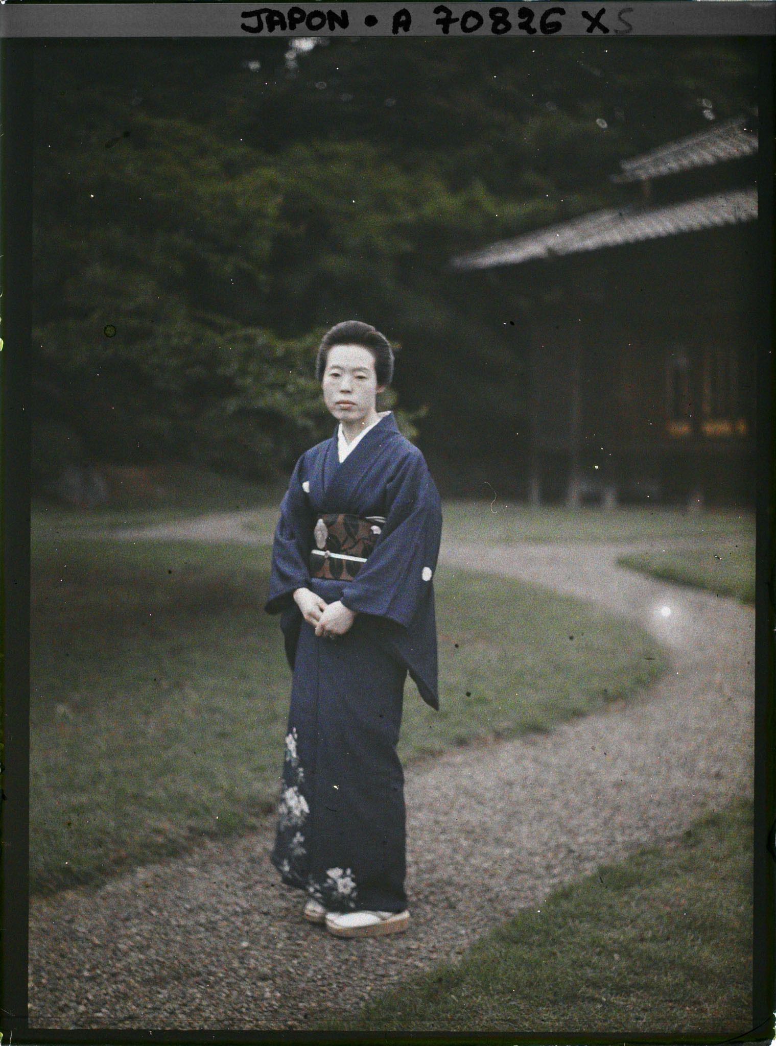 Image représentant Résidence de la famille Asaka : femme de la suite de la princesse Asaka (Nobuko)