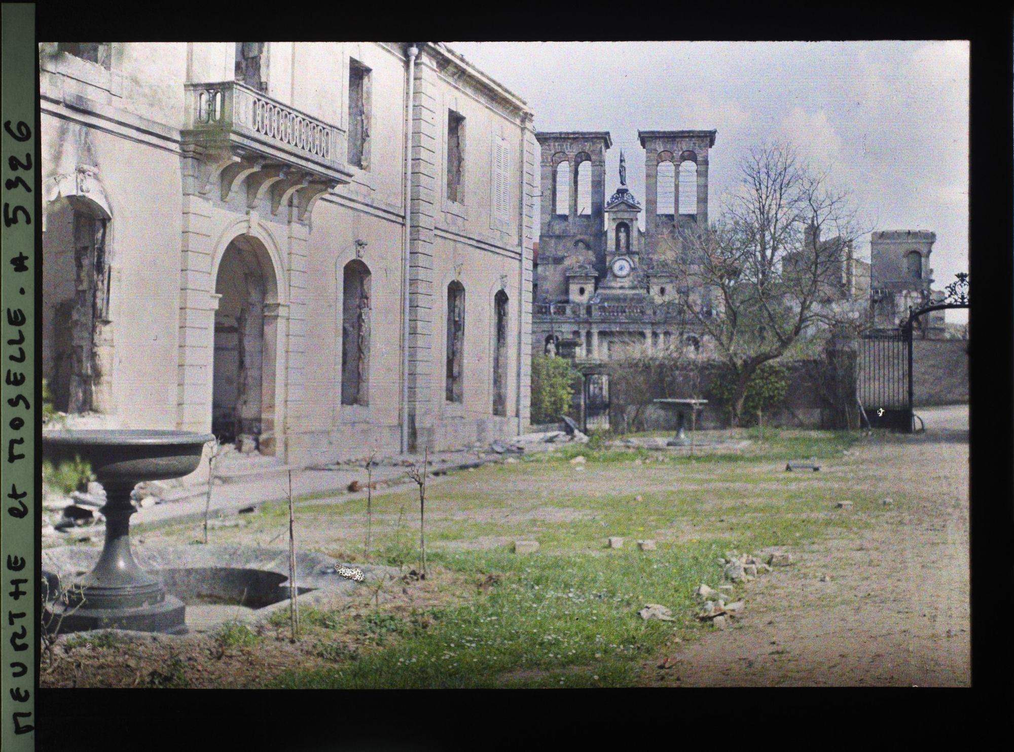 Image représentant France, Gerbeviller, Le Château de la Chapelle du Château appartenant au Marquis de Lamberti