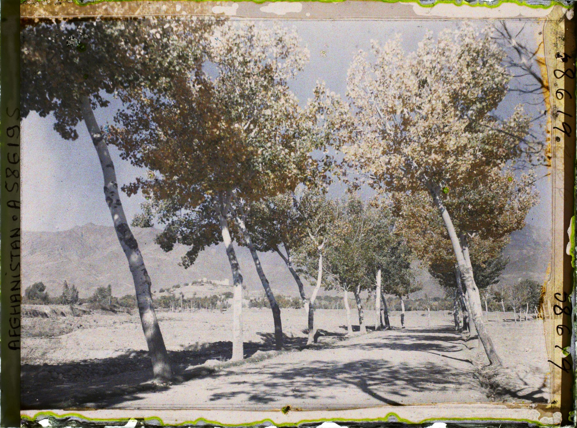 Image représentant Afghanistan, Kaboul, La route de Paghman Kaboul, autre aspect
