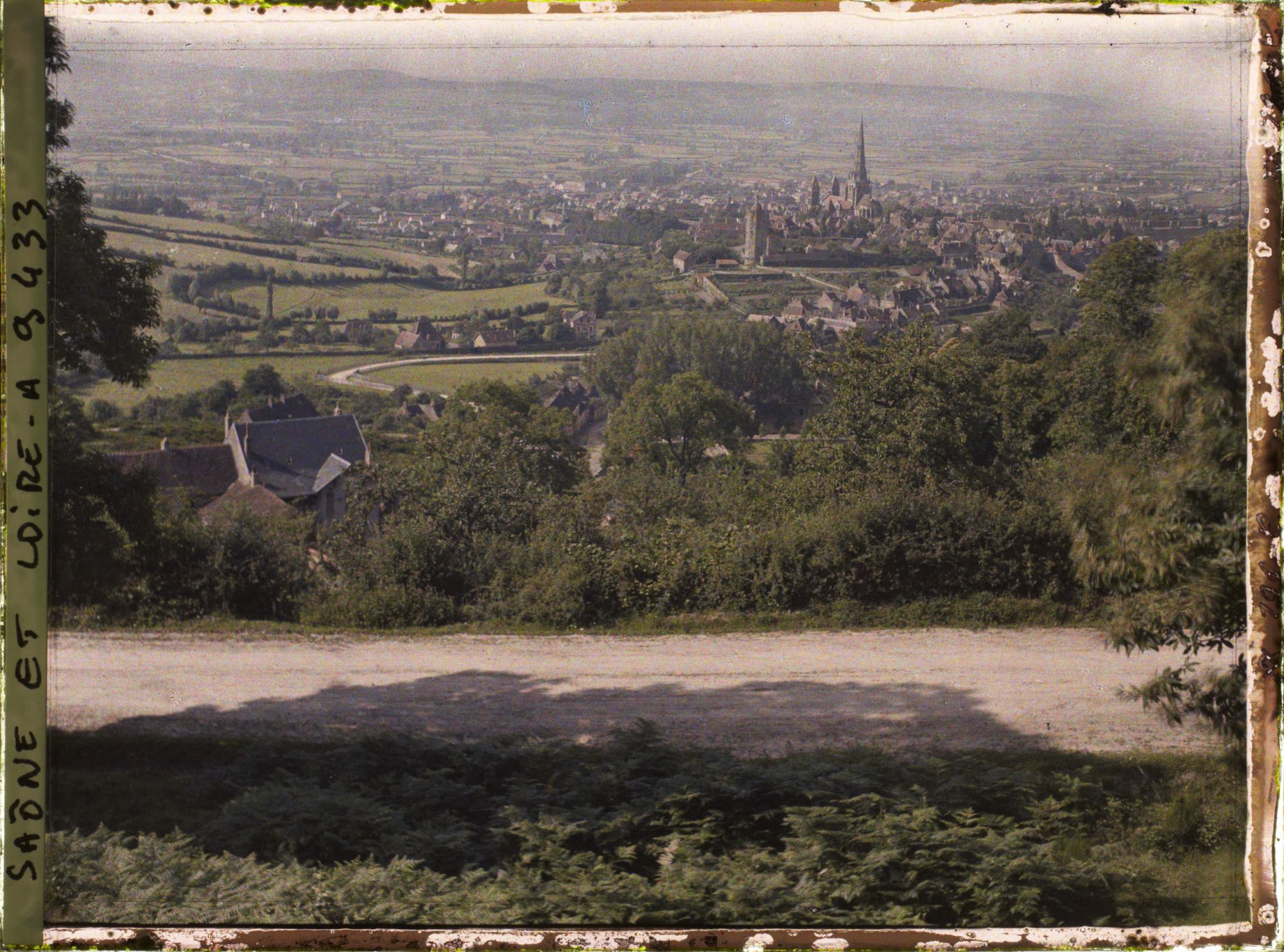 Image représentant Panorama depuis les hauteurs du sud de la ville sur la route de la Chicolle et de Montjeu