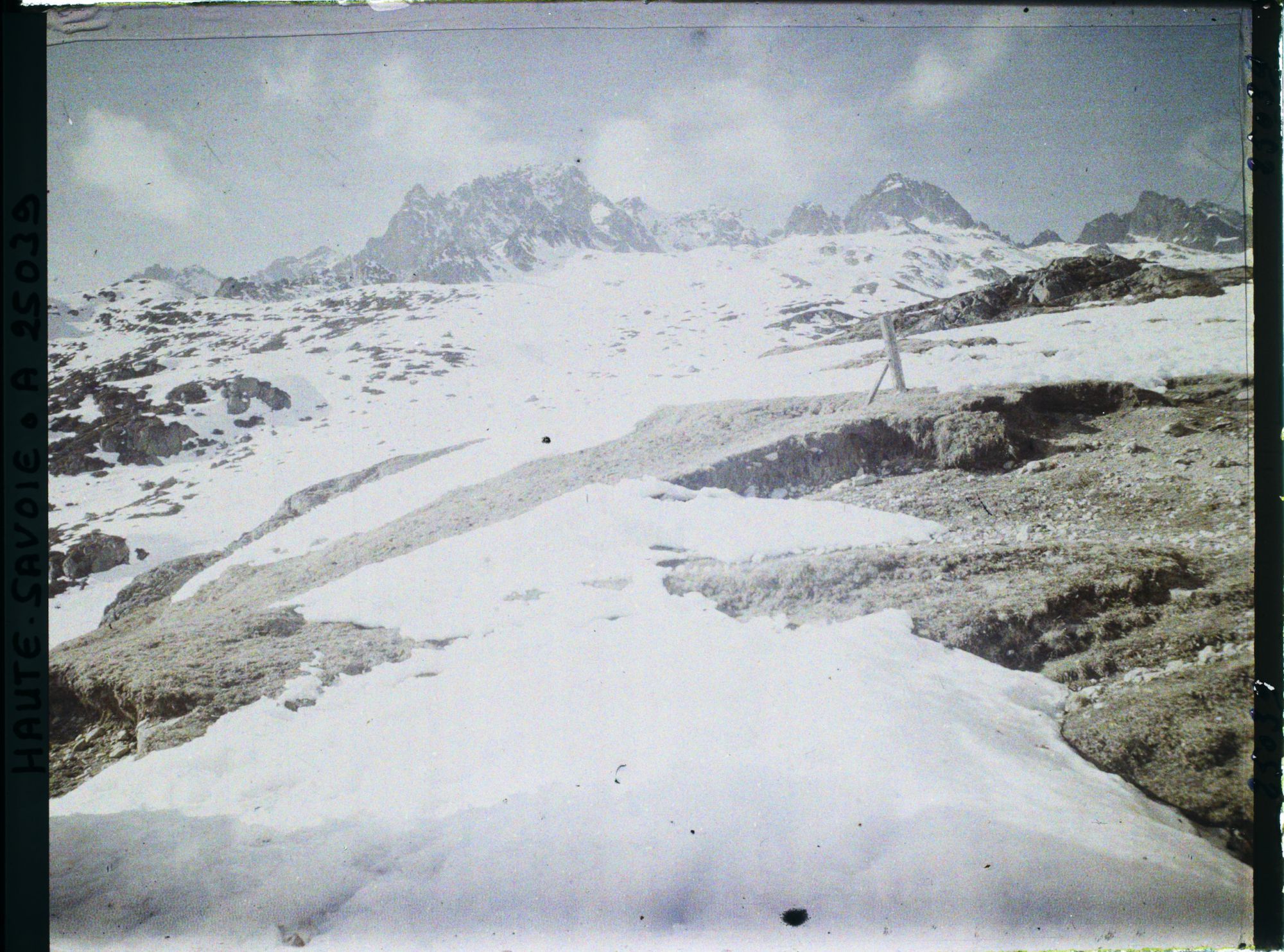 Image représentant France Les Alpes, Vue prise de la Flégère. Chaîne des Aiguilles Rouges ; aige de la Glière et de la Floria