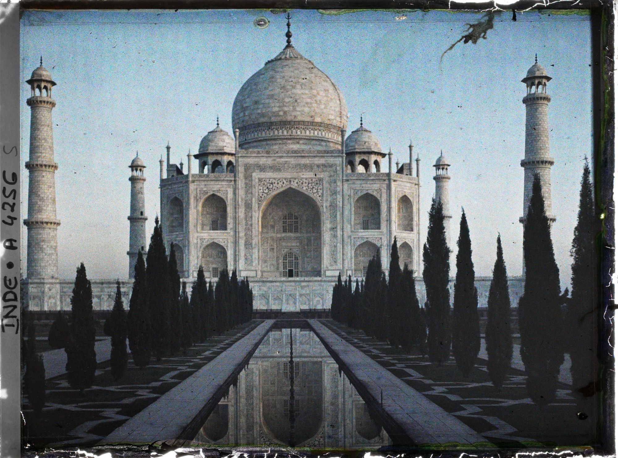 Image représentant Le grand canal axial et le mausolée du Taj Mahal