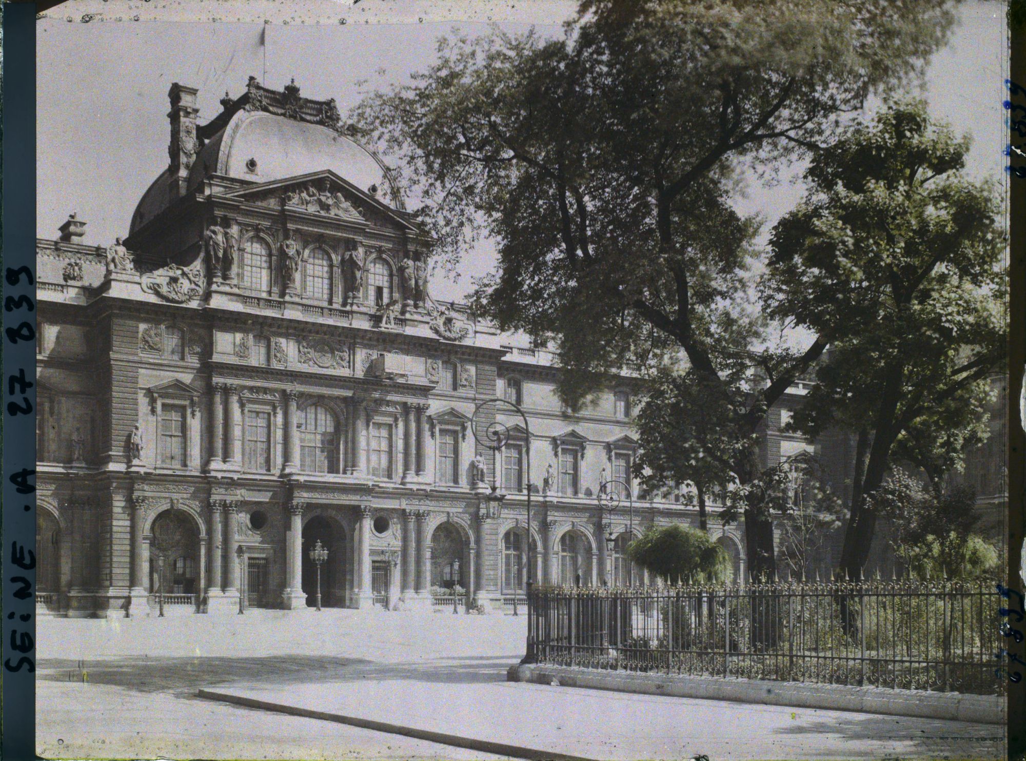 Image représentant Le pavillon Sully du Louvre