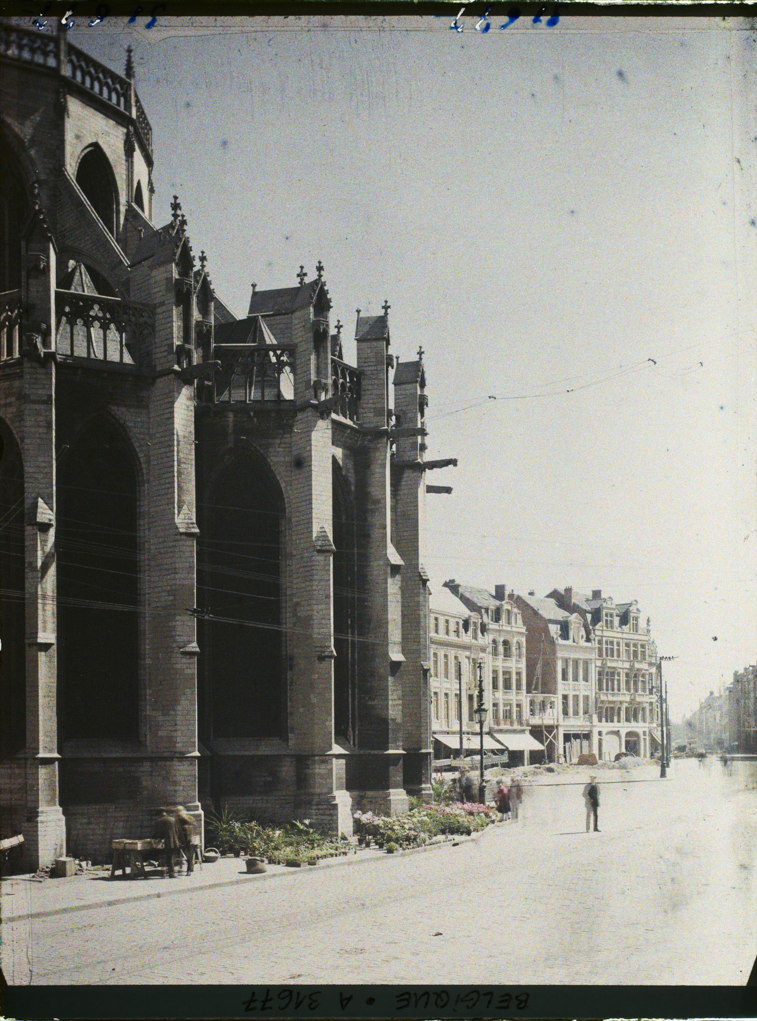 Image représentant Belgique, Louvain, Vue vers la Grande Place