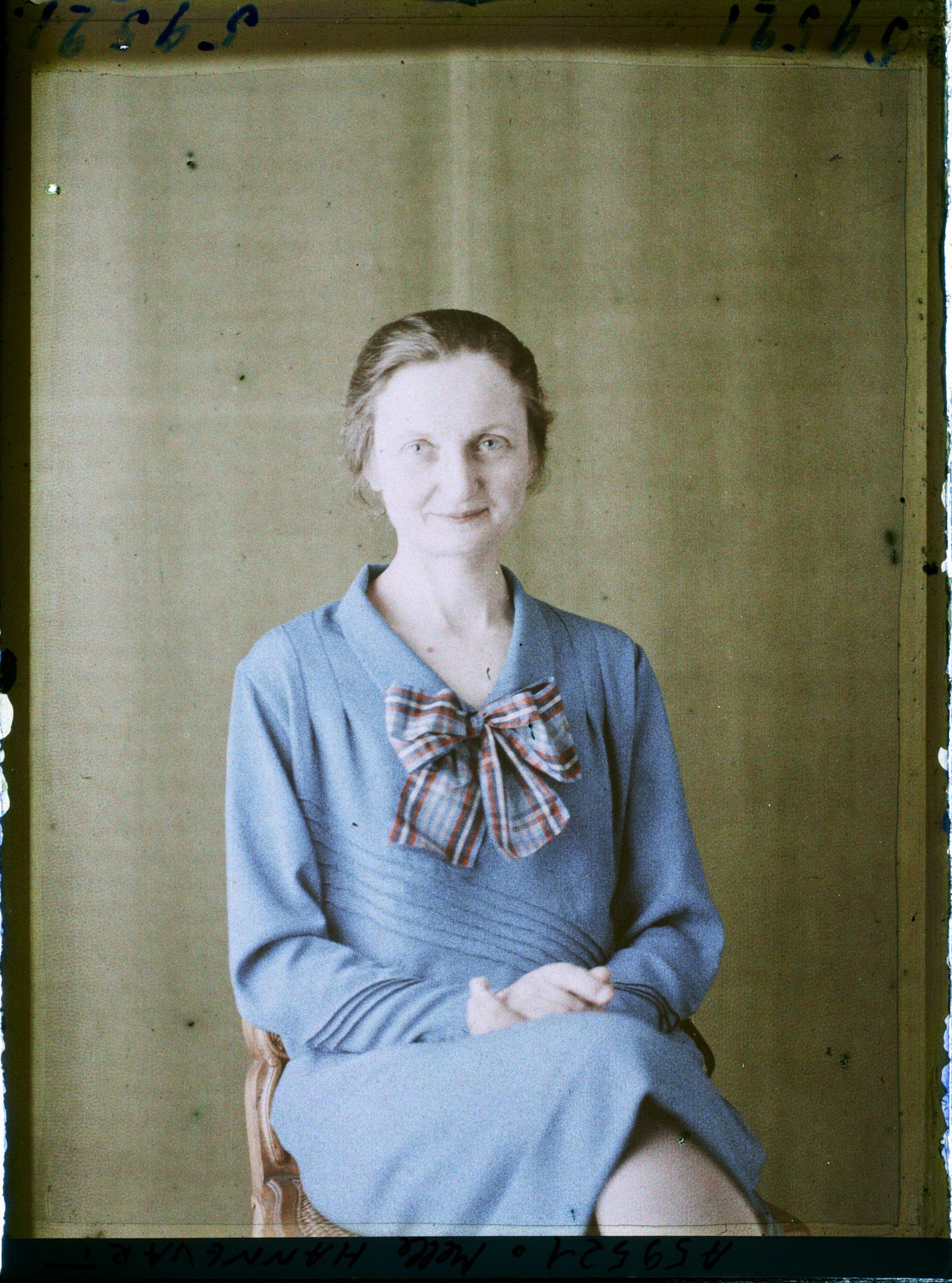 Image représentant https://musee-albert-kahn.s-museum.fr/home/NWQ2OTAwYzNmYjZlZTk1ZWQwODJmMjY4L2dlbmVyaWMtbm90aWNlLXRhYi9hdXRob3JpdHkvNjE3YTc5ZjVjZjhiODk2OGIzMzM3ZDIx/5d6900c3fb6ee95ed082f268/generic-notice-tab/authority/617a79ebcf8b8968b3336ed7 Mademoiselle Hannevart