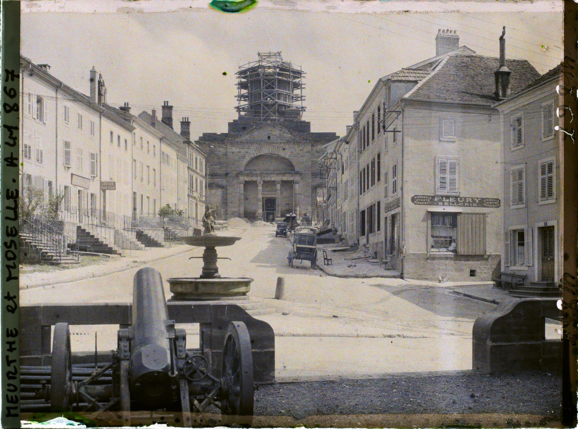 Image représentant France, Badonviller, Rue Gambetta vers l'Eglise
