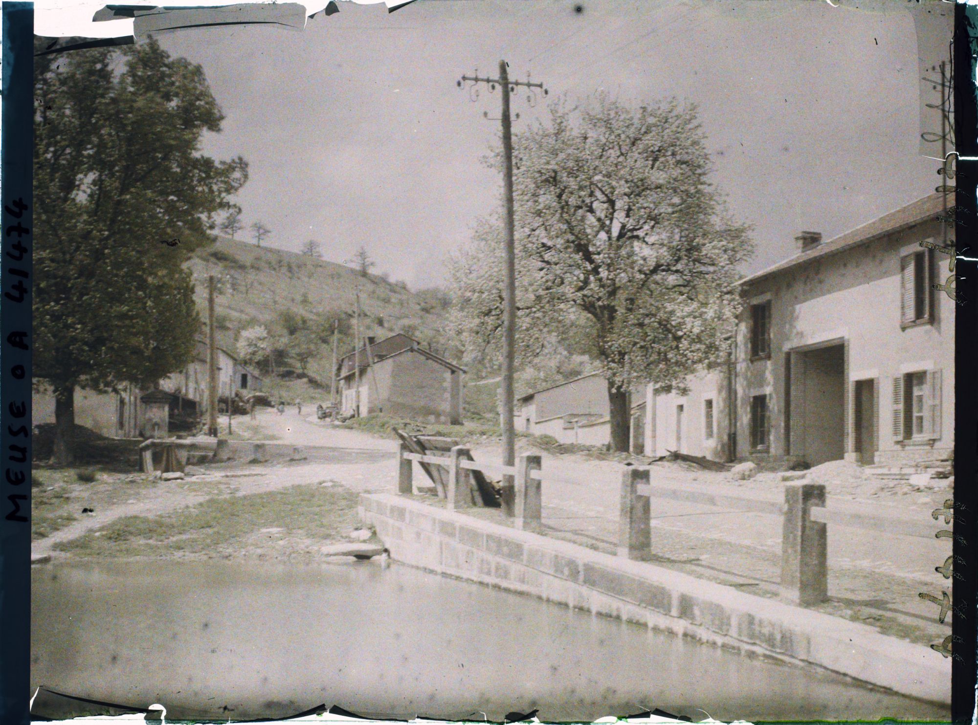 Image représentant France, Woinville, Un Coin du Village