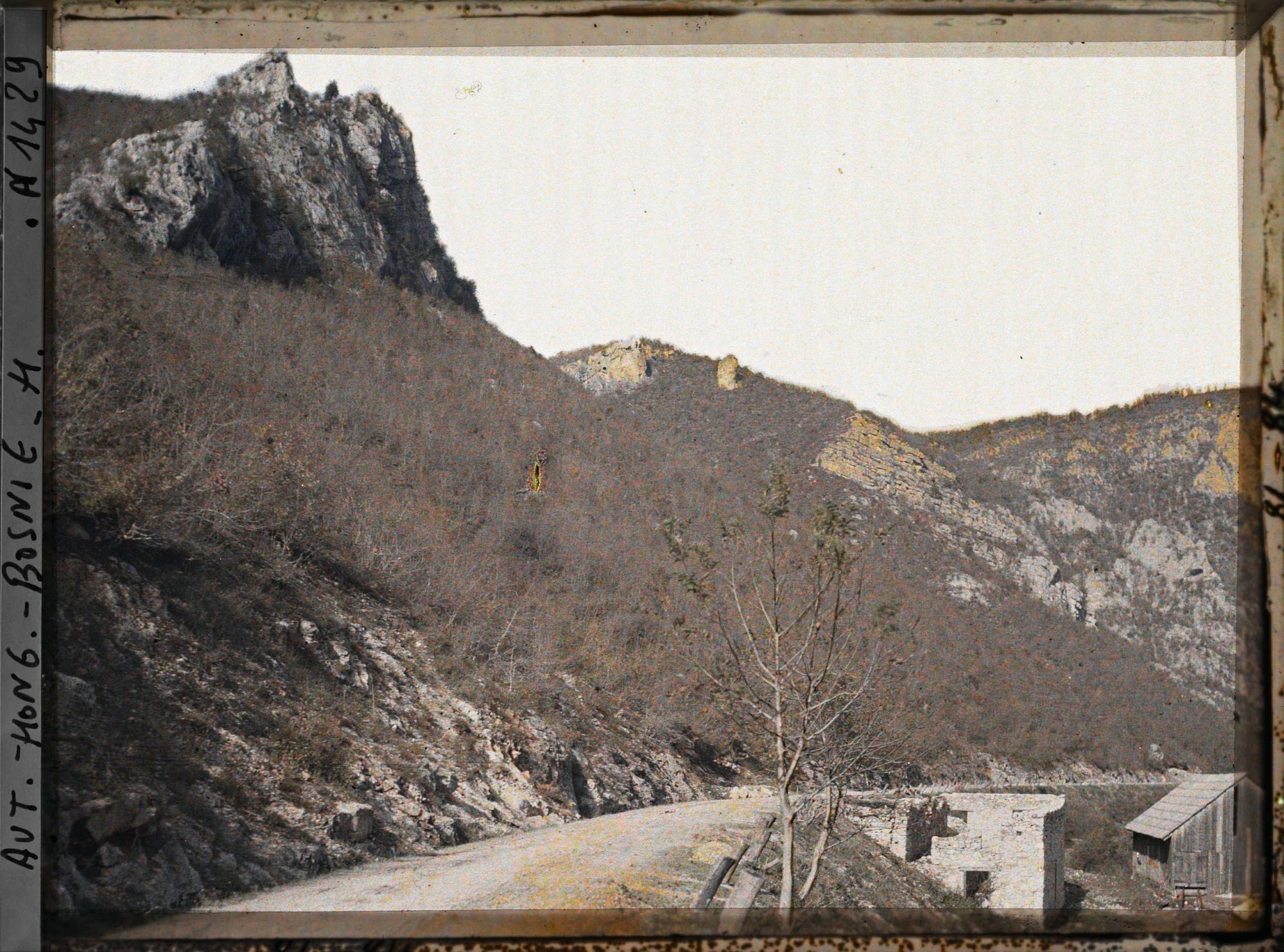 Image représentant La même gorge [gorge du Vrbas avant Krupa] vue de l'amont