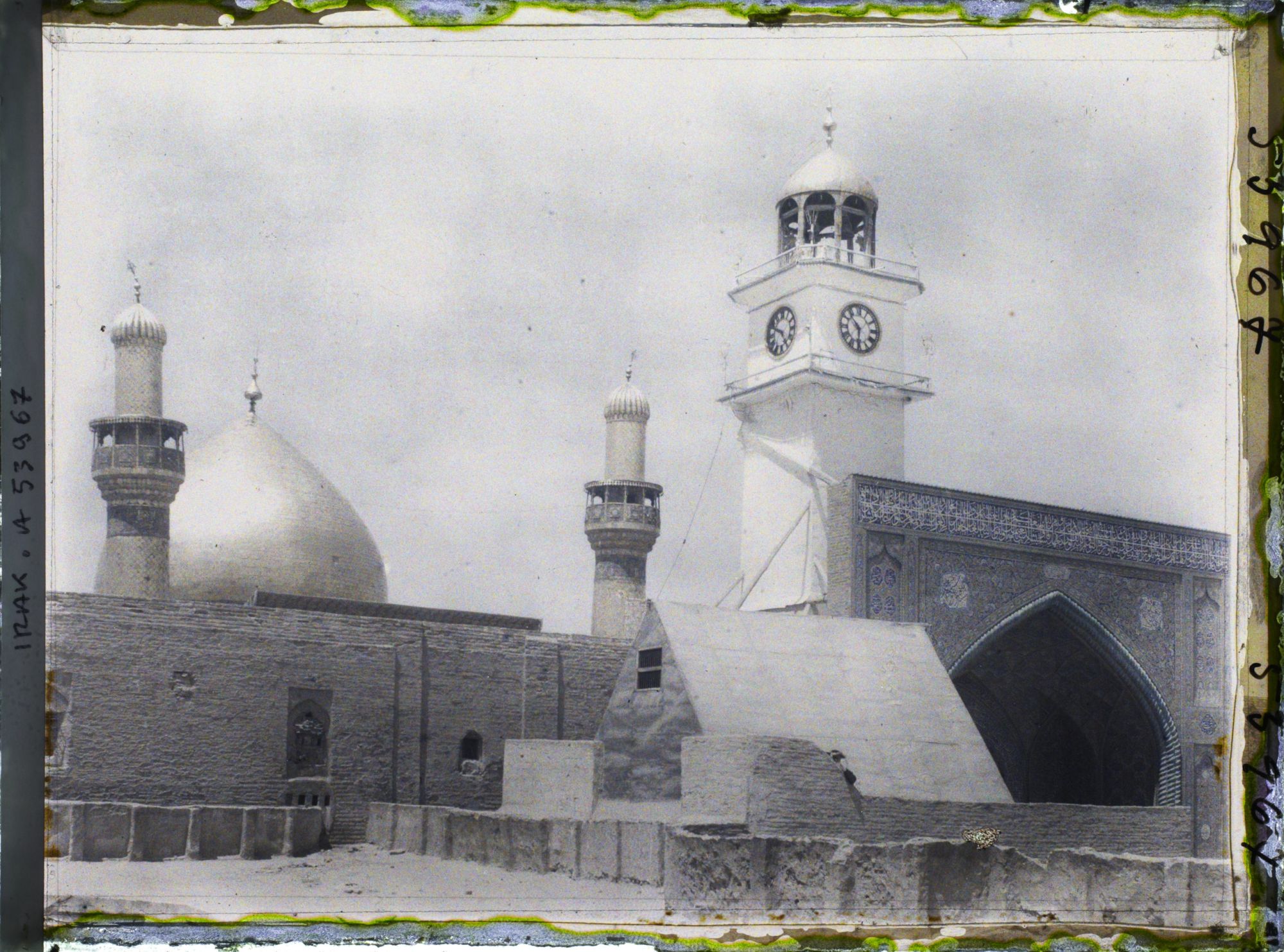 Image représentant Dôme et minarets de la mosquée funéraire d'Ali