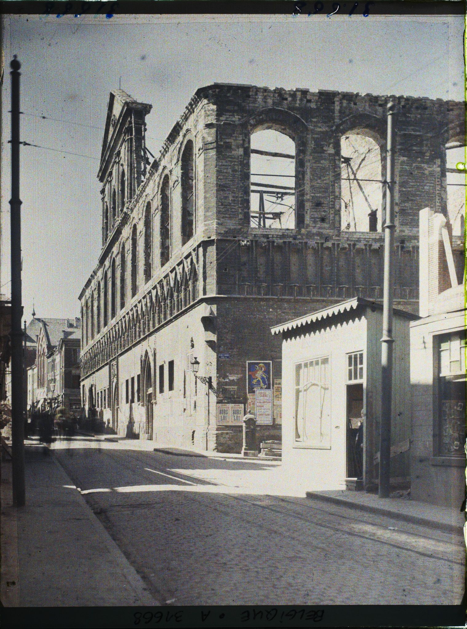 Image représentant Belgique, Louvain, Ruines de la Bibliothèque et rue de Namur