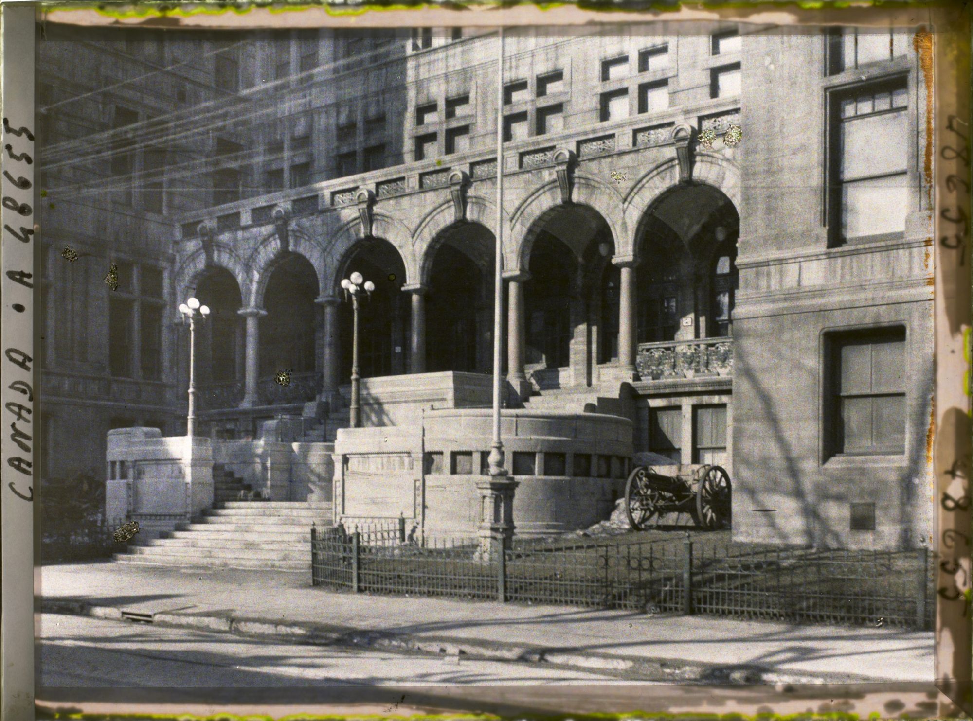 Image représentant Canada, Montréal, Entrée de l'Université de Montréal