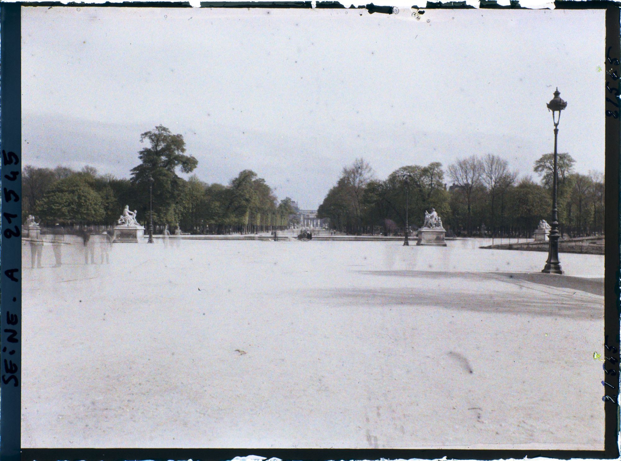 Image représentant Les Tuileries, allée centrale