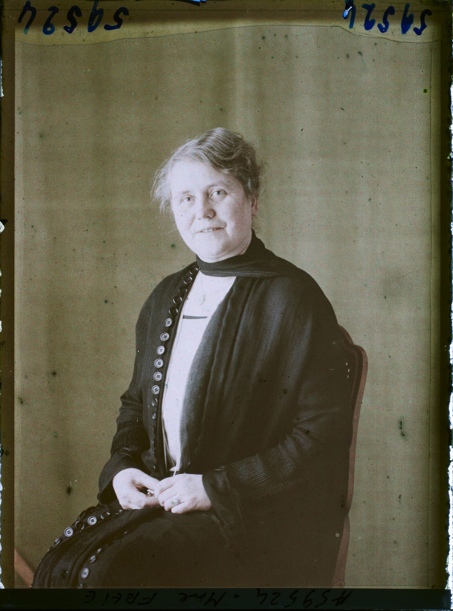 Image représentant https://musee-albert-kahn.s-museum.fr/home/NWQ2OTAwYzNmYjZlZTk1ZWQwODJmMjY4L2dlbmVyaWMtbm90aWNlLXRhYi9hdXRob3JpdHkvNjE3YTc5ZjVjZjhiODk2OGIzMzM3ZDIx/5d6900c3fb6ee95ed082f268/generic-notice-tab/authority/617a79ebcf8b8968b3336d6f Madame Freie