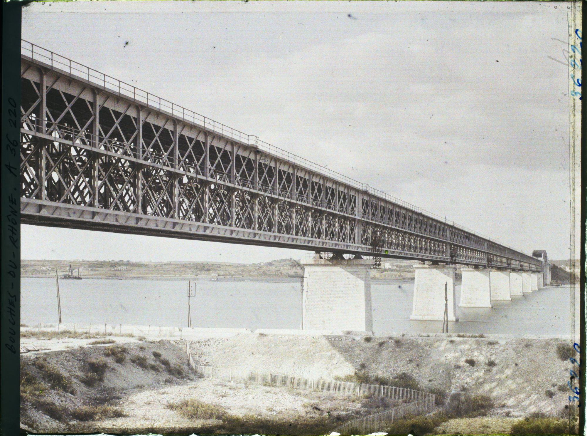 Image représentant Le pont de Caronte, viaduc ferroviaire