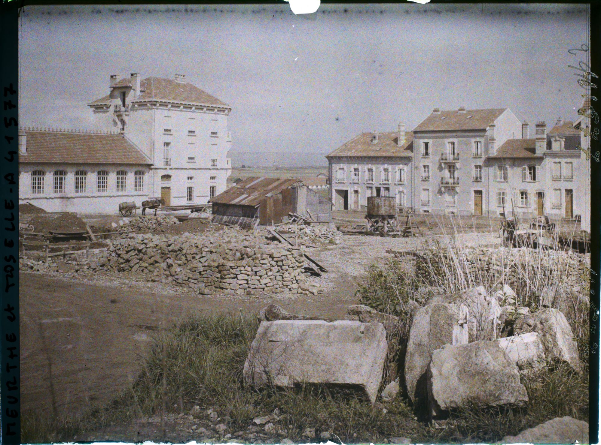 Image représentant France, Nomény, Place de la Mairie