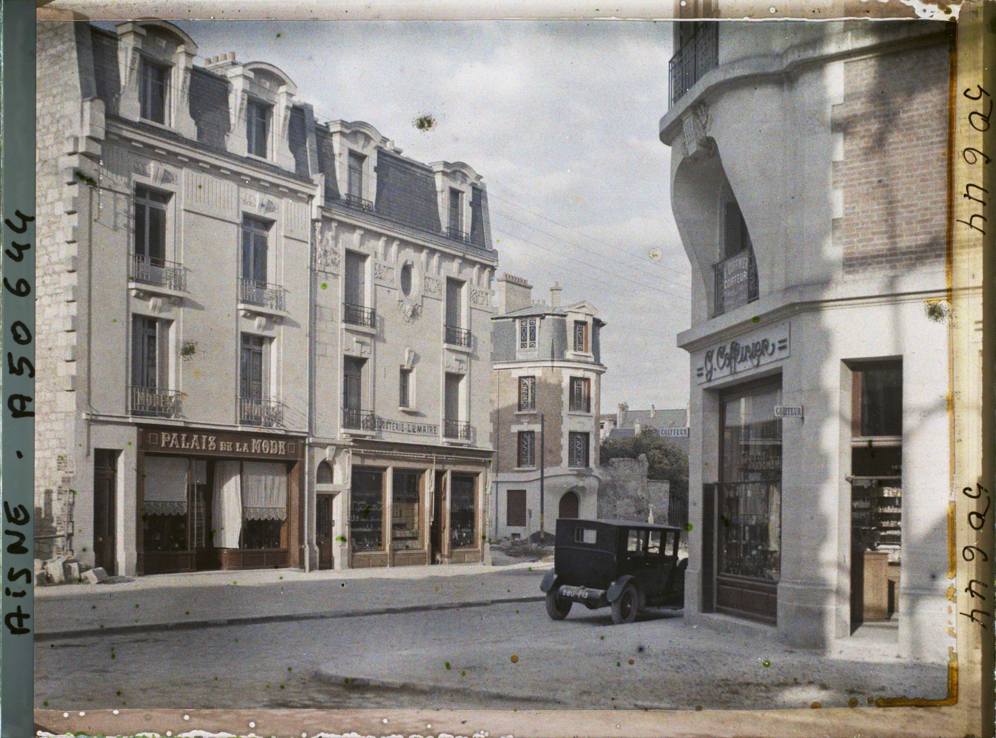 Image représentant France, Soissons, Angle des rues du Collège et du Cloître