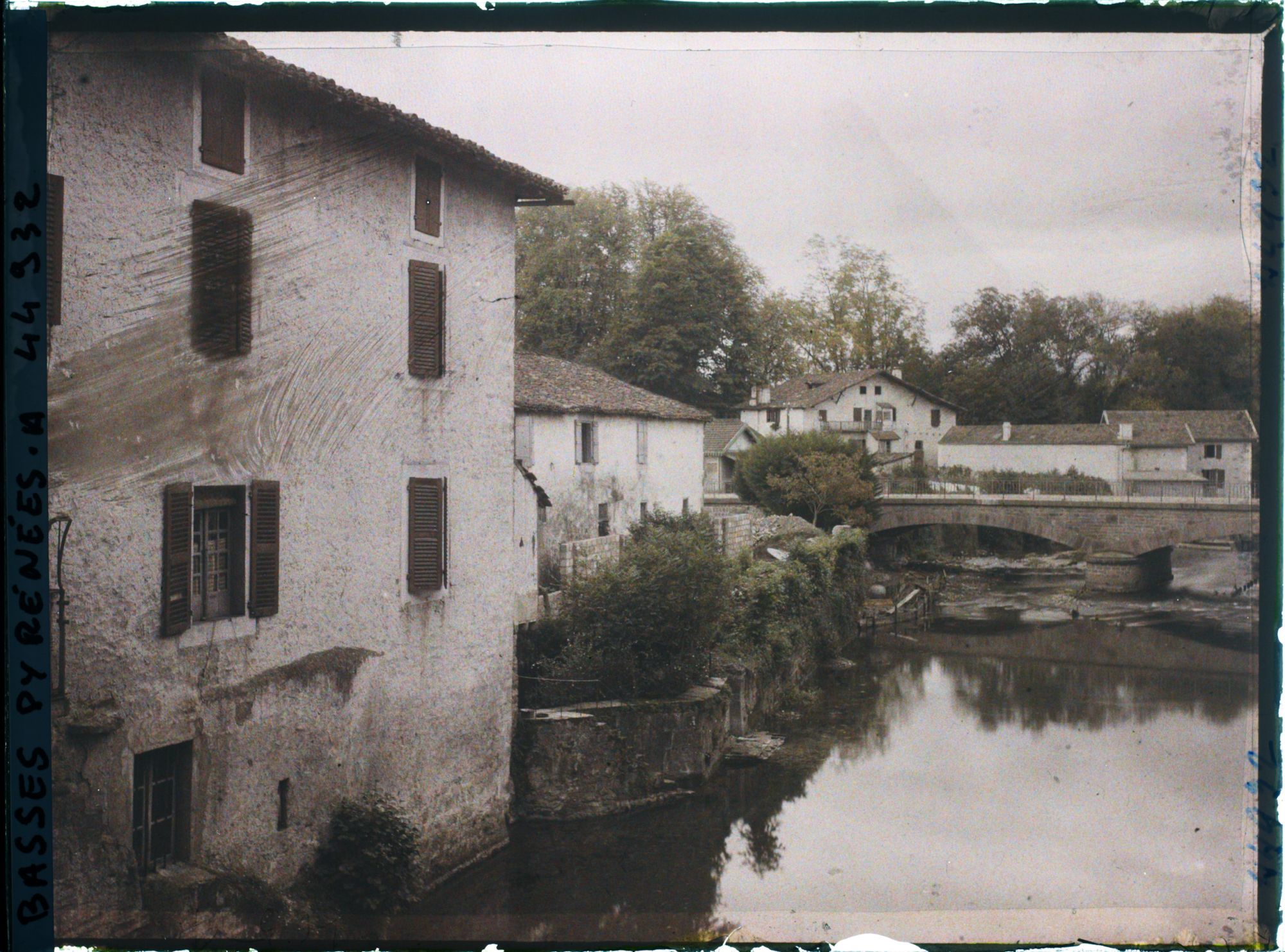 Image représentant France, St Jean Pied de Port, Bords de la Nive