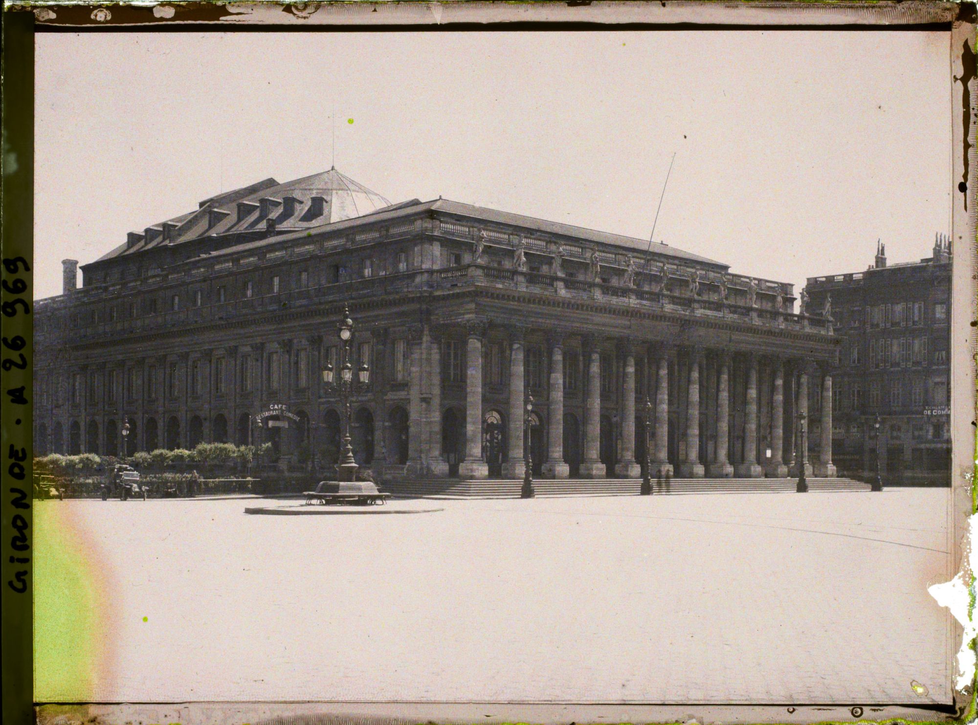 Image représentant L'actuel Opéra (Grand Théâtre) place de la Comédie