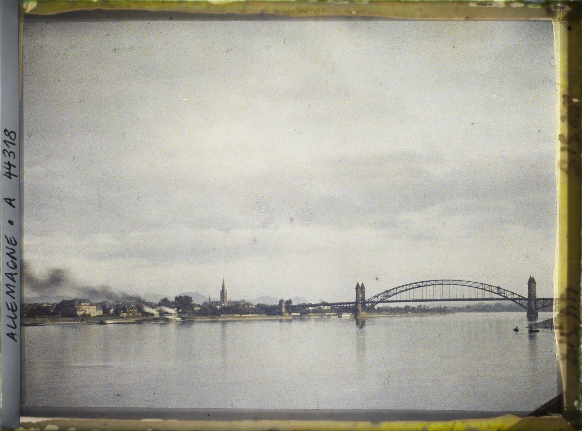 Image représentant Allemagne, Bonn, Le soir sur le Rhin