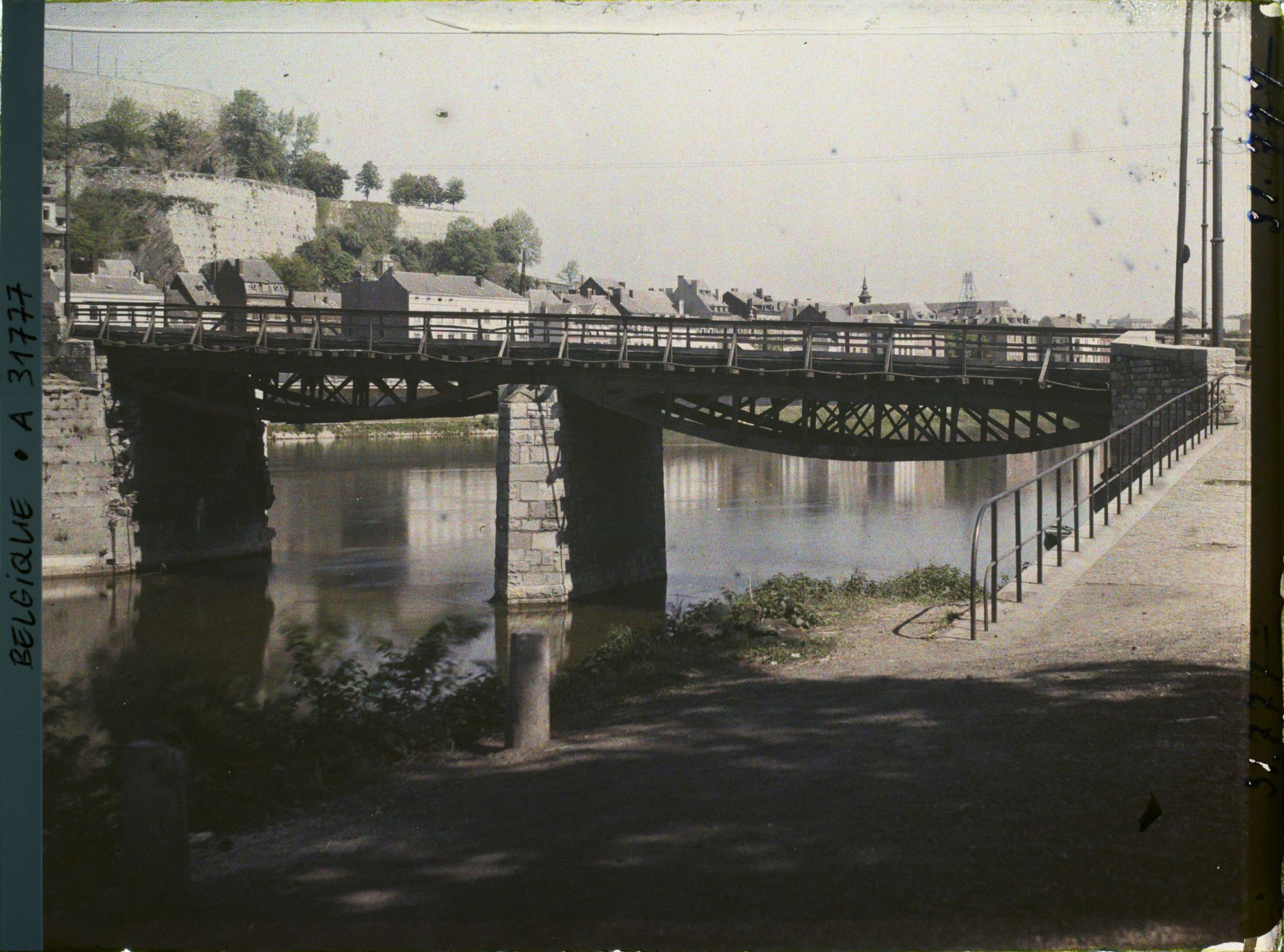 Image représentant Belgique, Namur, Arche détruite du grand pont sur la Meuse