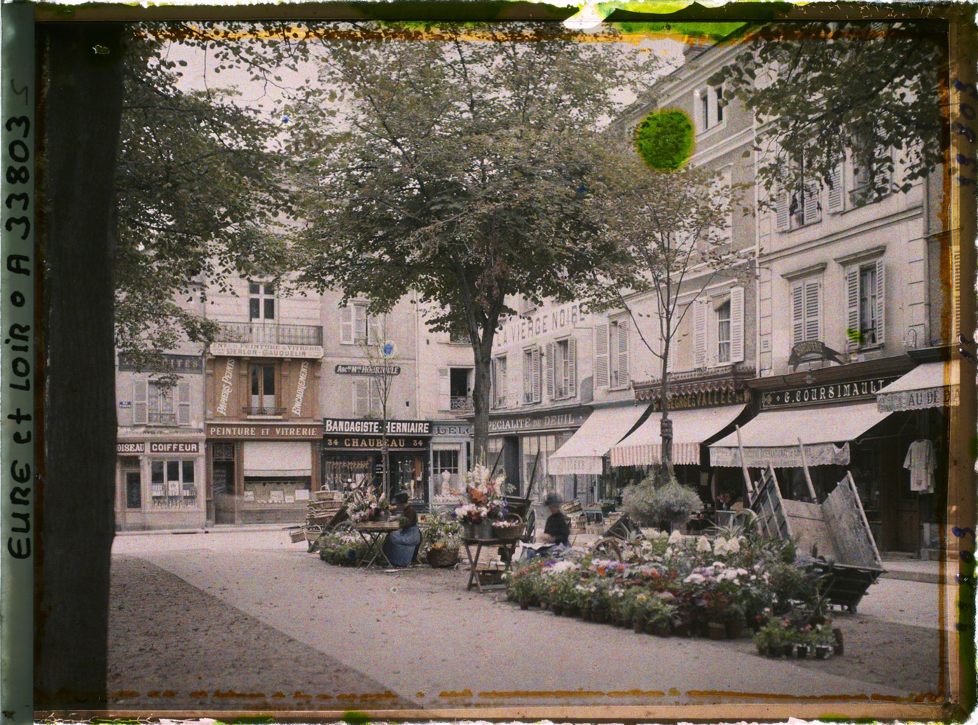 Image représentant Le marché aux fleurs et les boutiques place du Cygne
