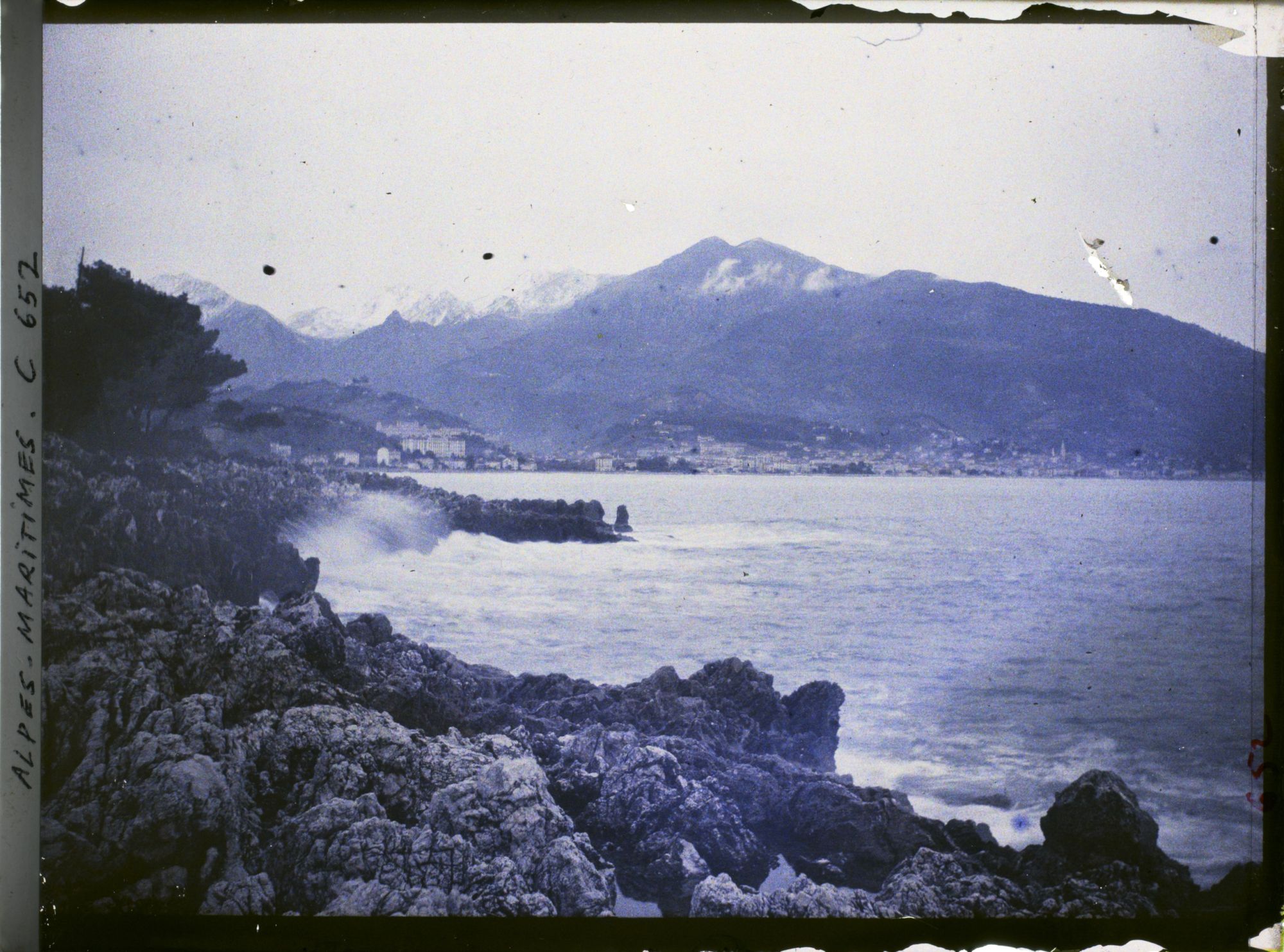 Image représentant Panorama sur la ville vue depuis les rochers du cap