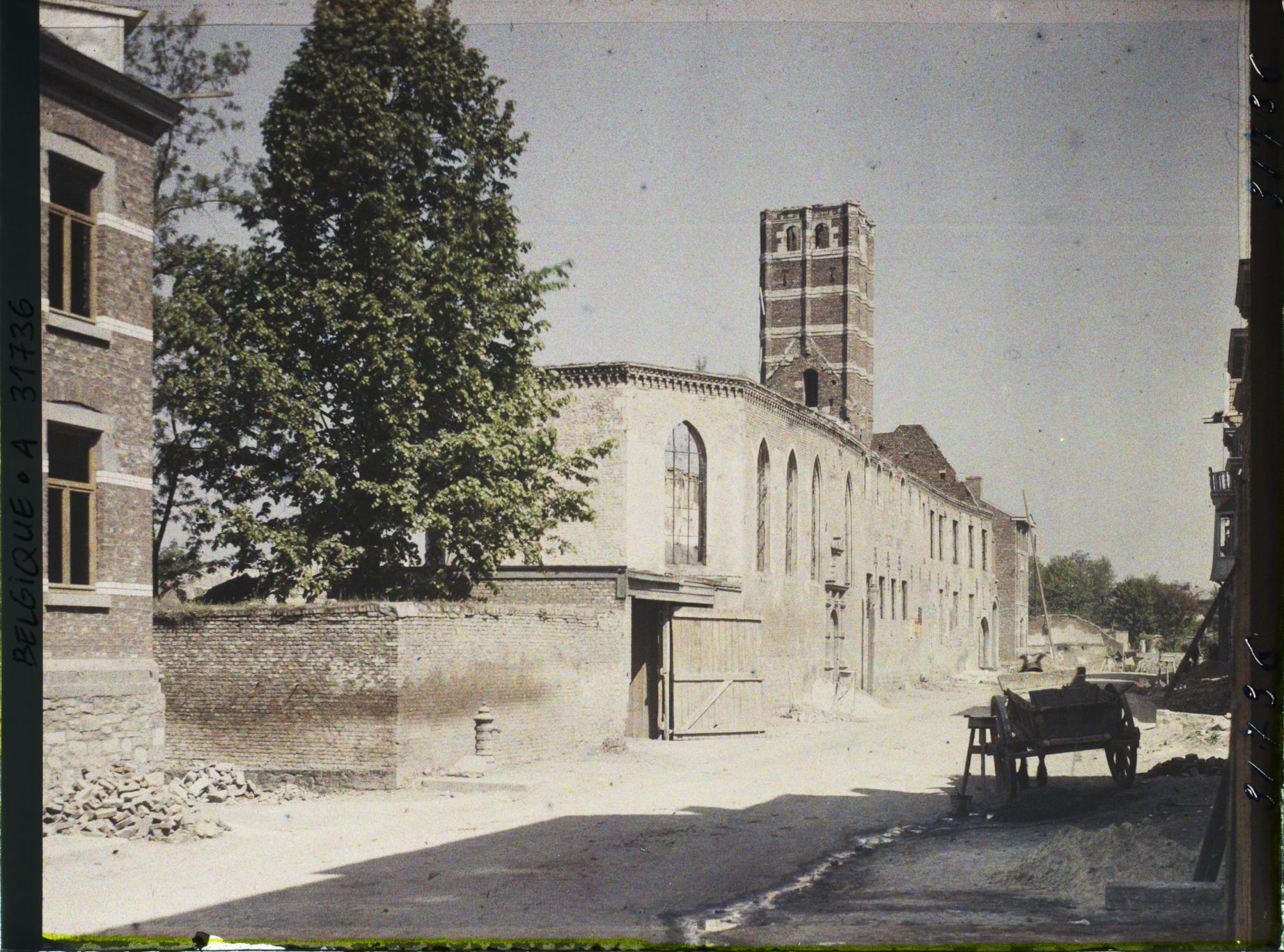 Image représentant Belgique, Visé, Ruines de l'Ecole Moyenne