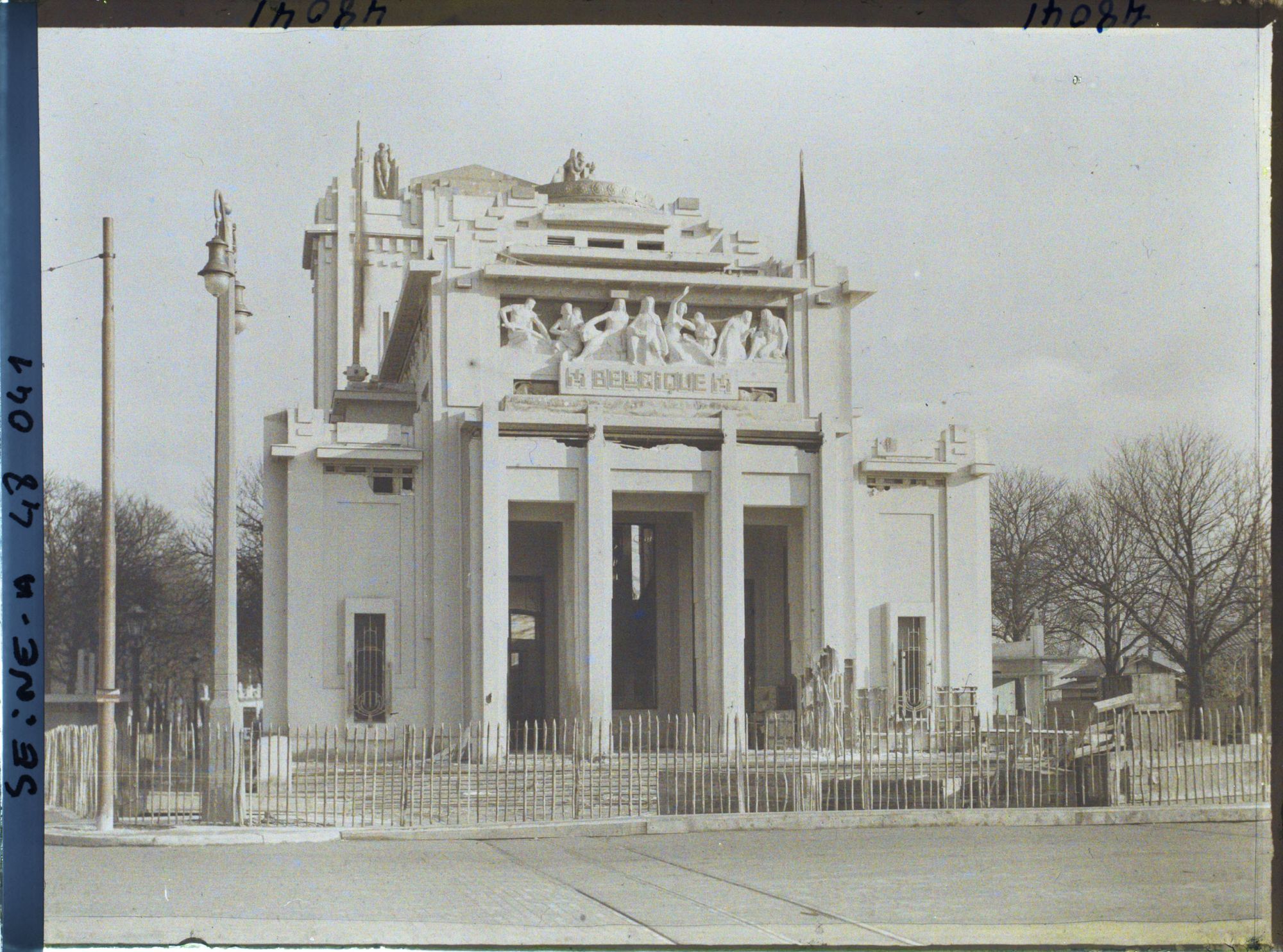 Image représentant L'Exposition des arts décoratifs, démolition du pavillon de la Belgique