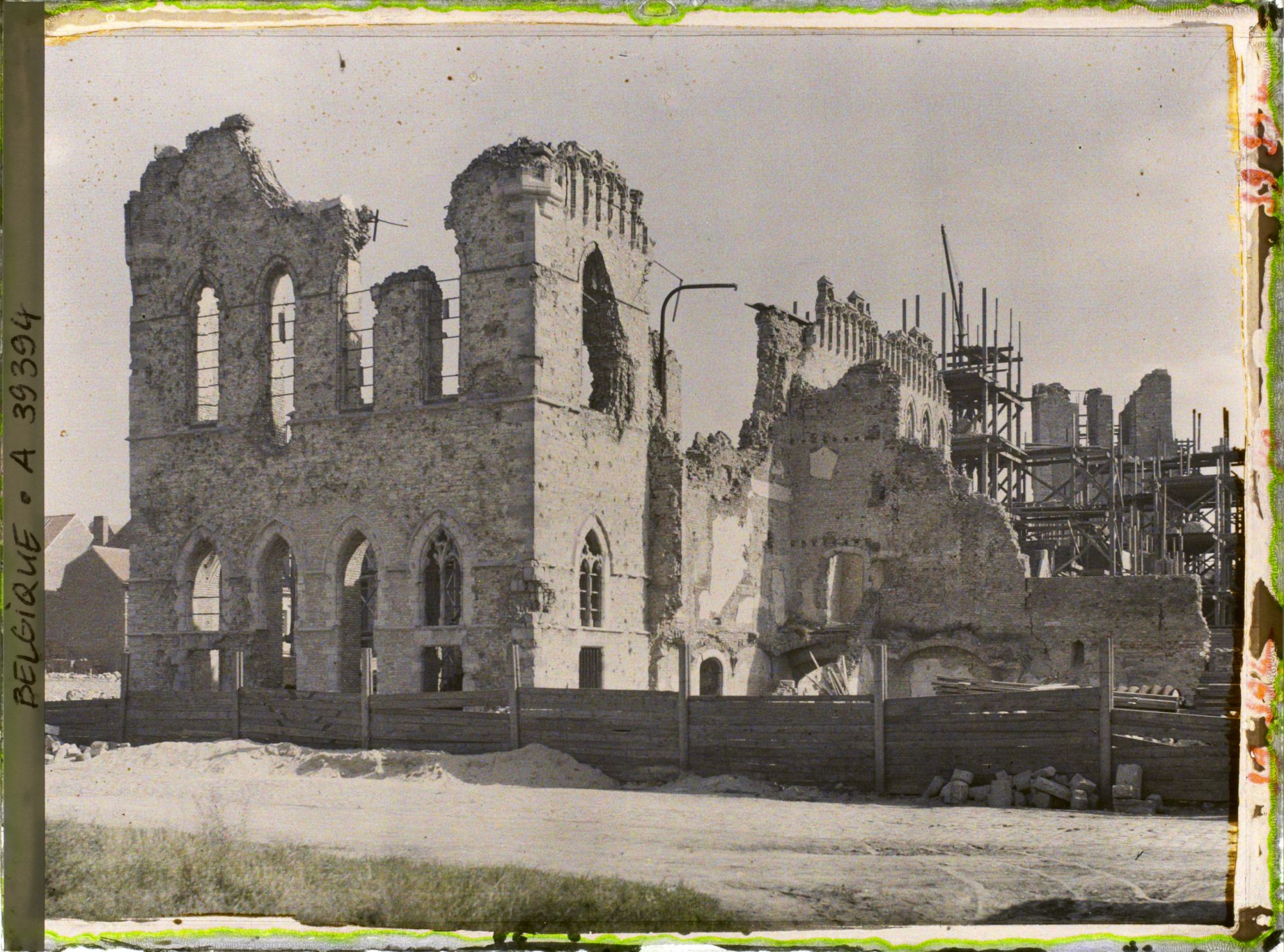 Image représentant Belgique, Ypres, Ruines et reconstruction de la Cathédrale St Martin