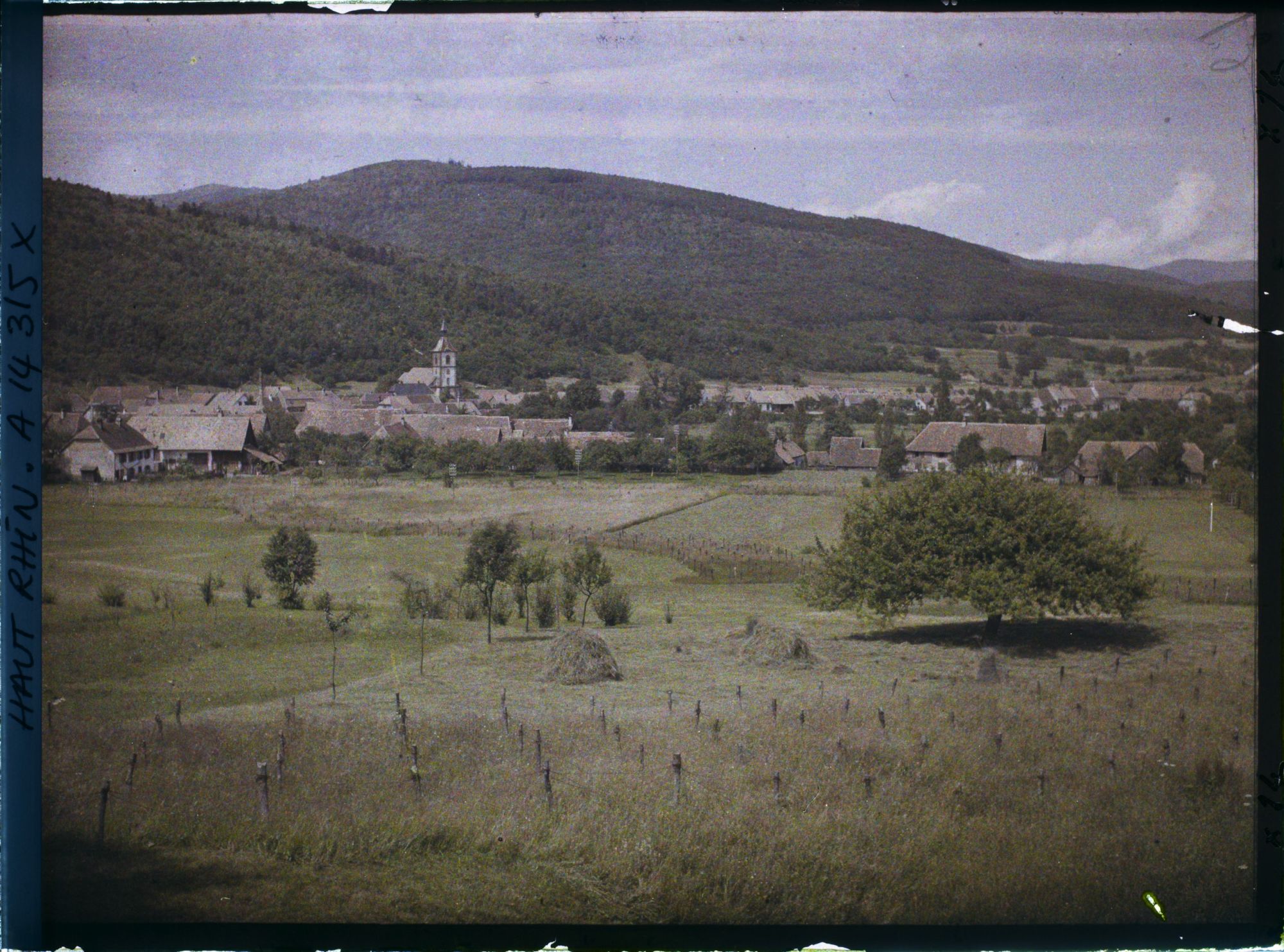 Image représentant Vue générale de Lauw prise de la route de Moranviller