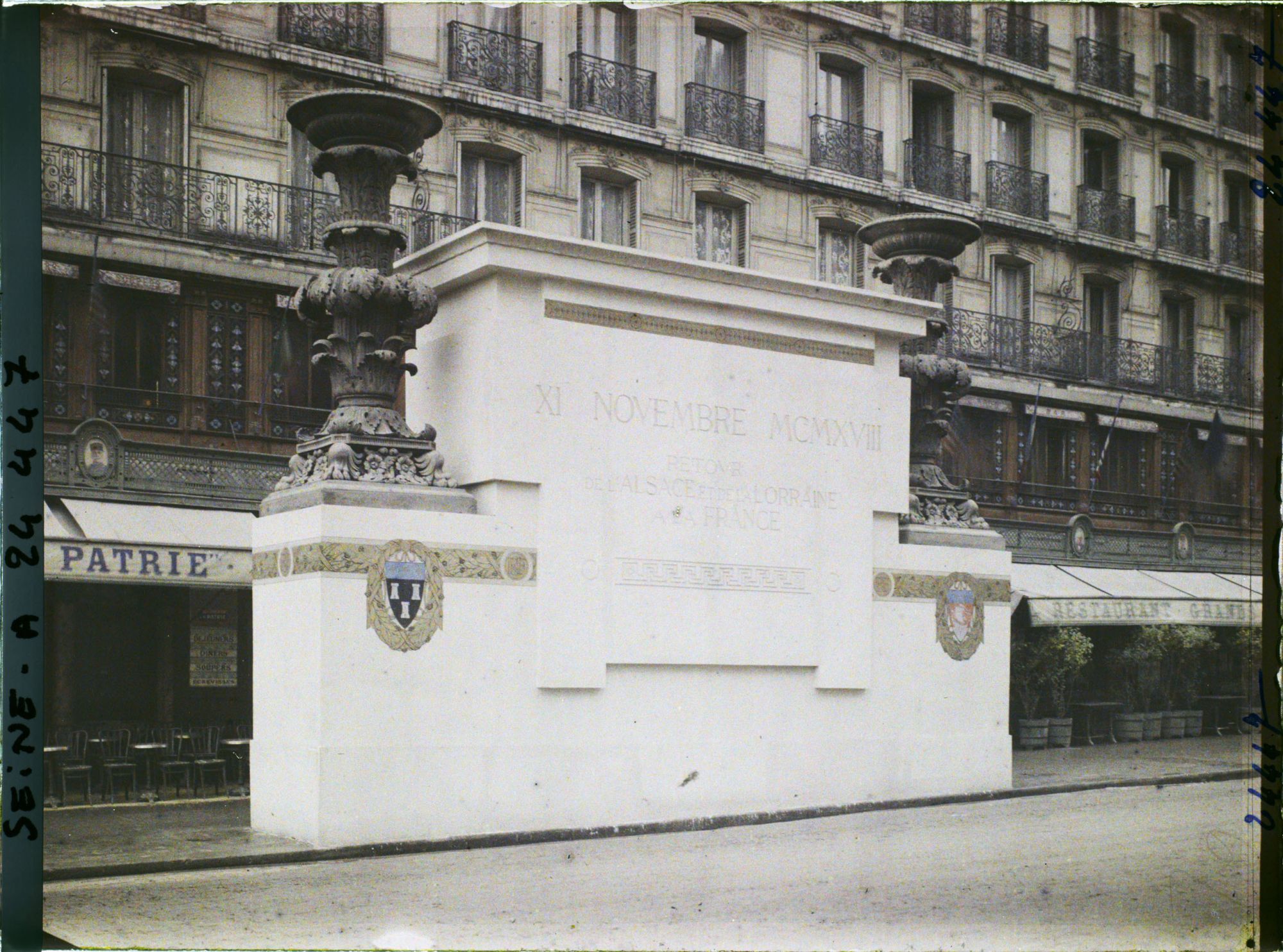 Image représentant Décor rue Soufflot pour le Cinquantenaire de la IIIe République