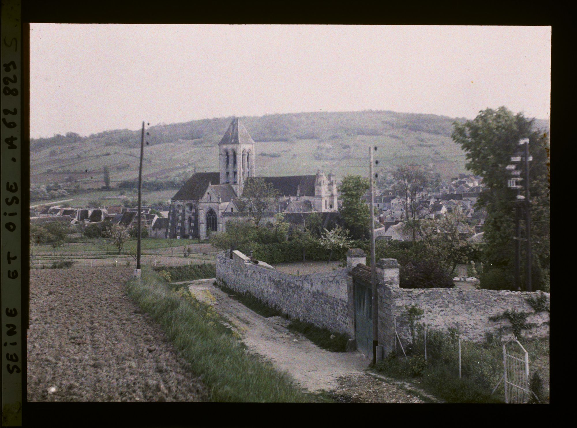 Image représentant Ile de France, Vetheuil, Le village vu de l'Ouest