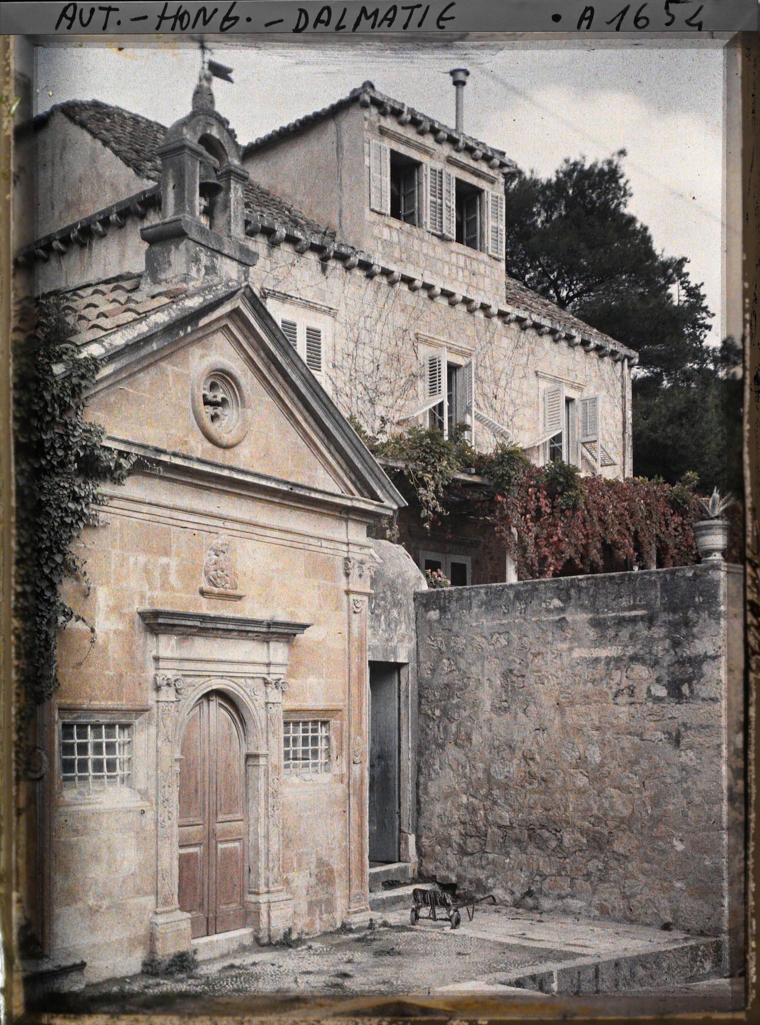 Image représentant Route de Raguse à l'Ombla, une chapelle