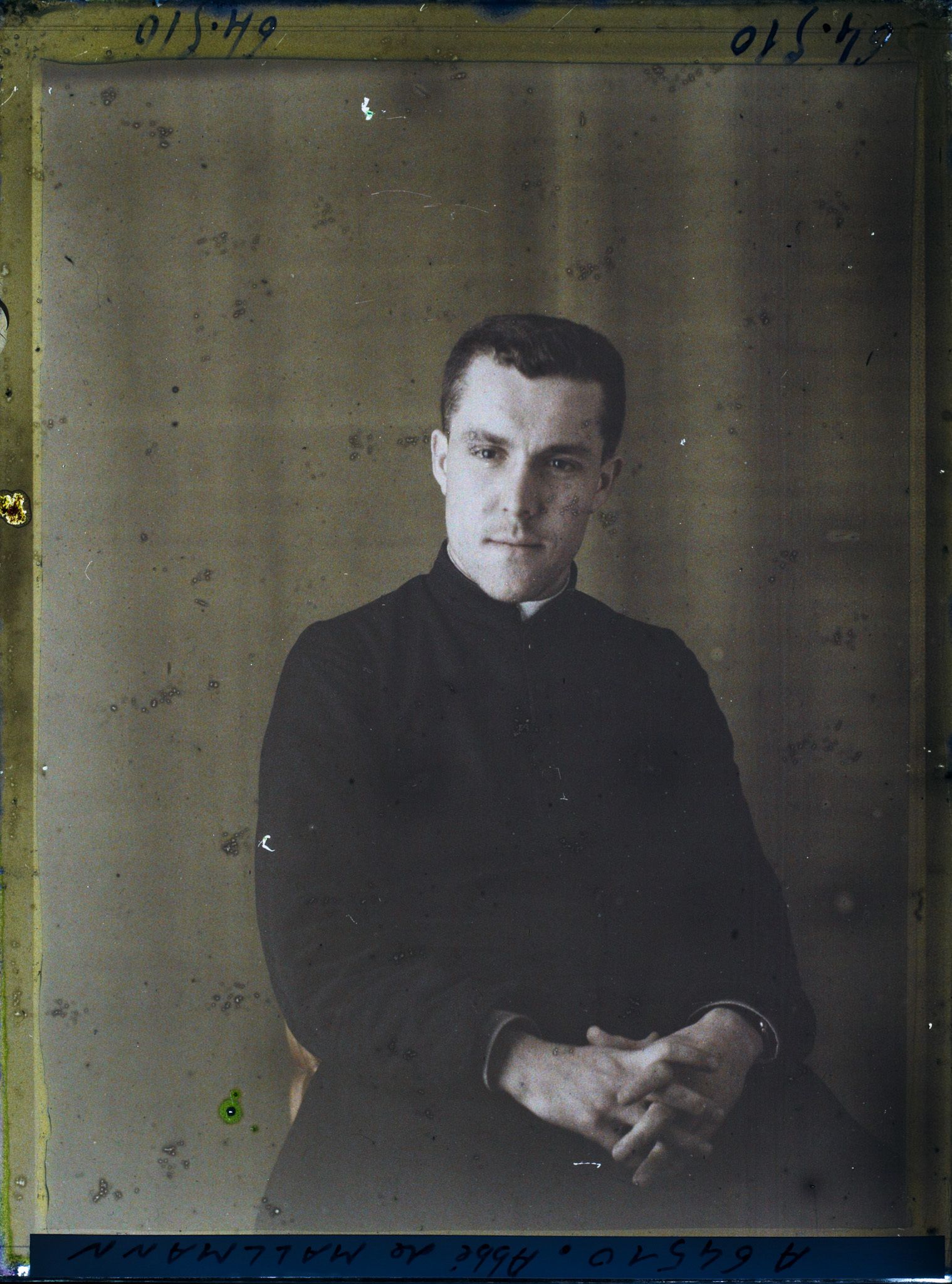 Image représentant https://musee-albert-kahn.s-museum.fr/home/NWQ2OTAwYzNmYjZlZTk1ZWQwODJmMjY4L2dlbmVyaWMtbm90aWNlLXRhYi9hdXRob3JpdHkvNjE3YTc5ZjVjZjhiODk2OGIzMzM3ZDIx/5d6900c3fb6ee95ed082f268/generic-notice-tab/authority/617a79ebcf8b8968b333732b L'Abbé de Mallmann