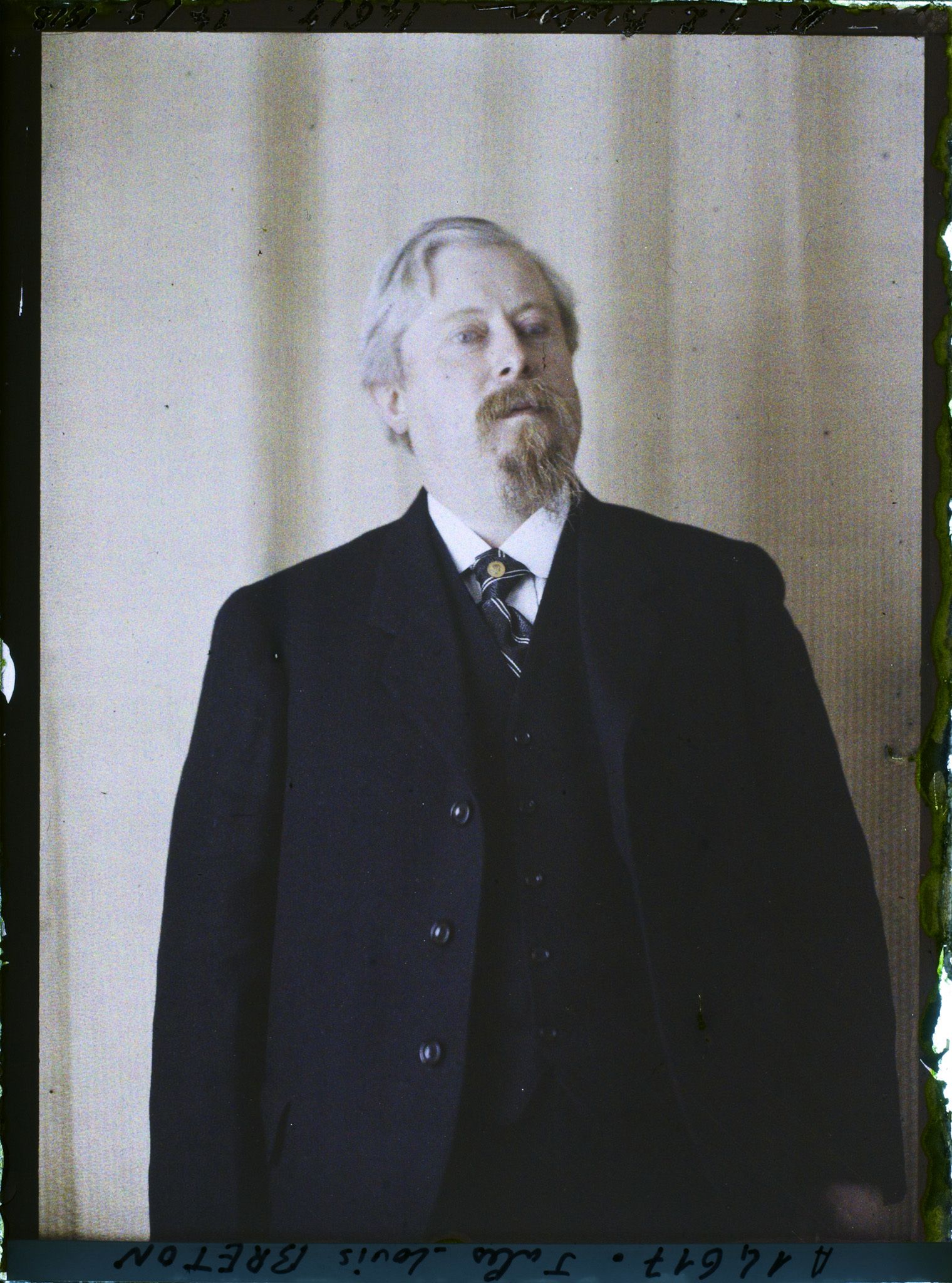 Image représentant Monsieur  https://musee-albert-kahn.s-museum.fr/home/NWQ2OTAwYzNmYjZlZTk1ZWQwODJmMjY4L2dlbmVyaWMtbm90aWNlLXRhYi9hdXRob3JpdHkvNjE3YTc5ZjVjZjhiODk2OGIzMzM3ZDIx/5d6900c3fb6ee95ed082f268/generic-notice-tab/authority/617a79ebcf8b8968b3336984 Jules-Louis Breton