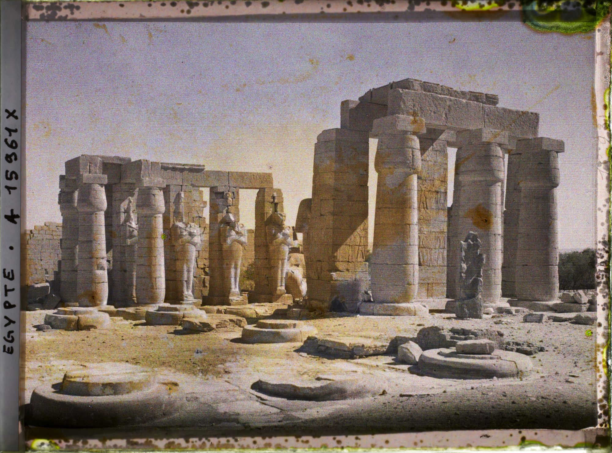 Image représentant Vue d'ensemble sur le Ramesseum