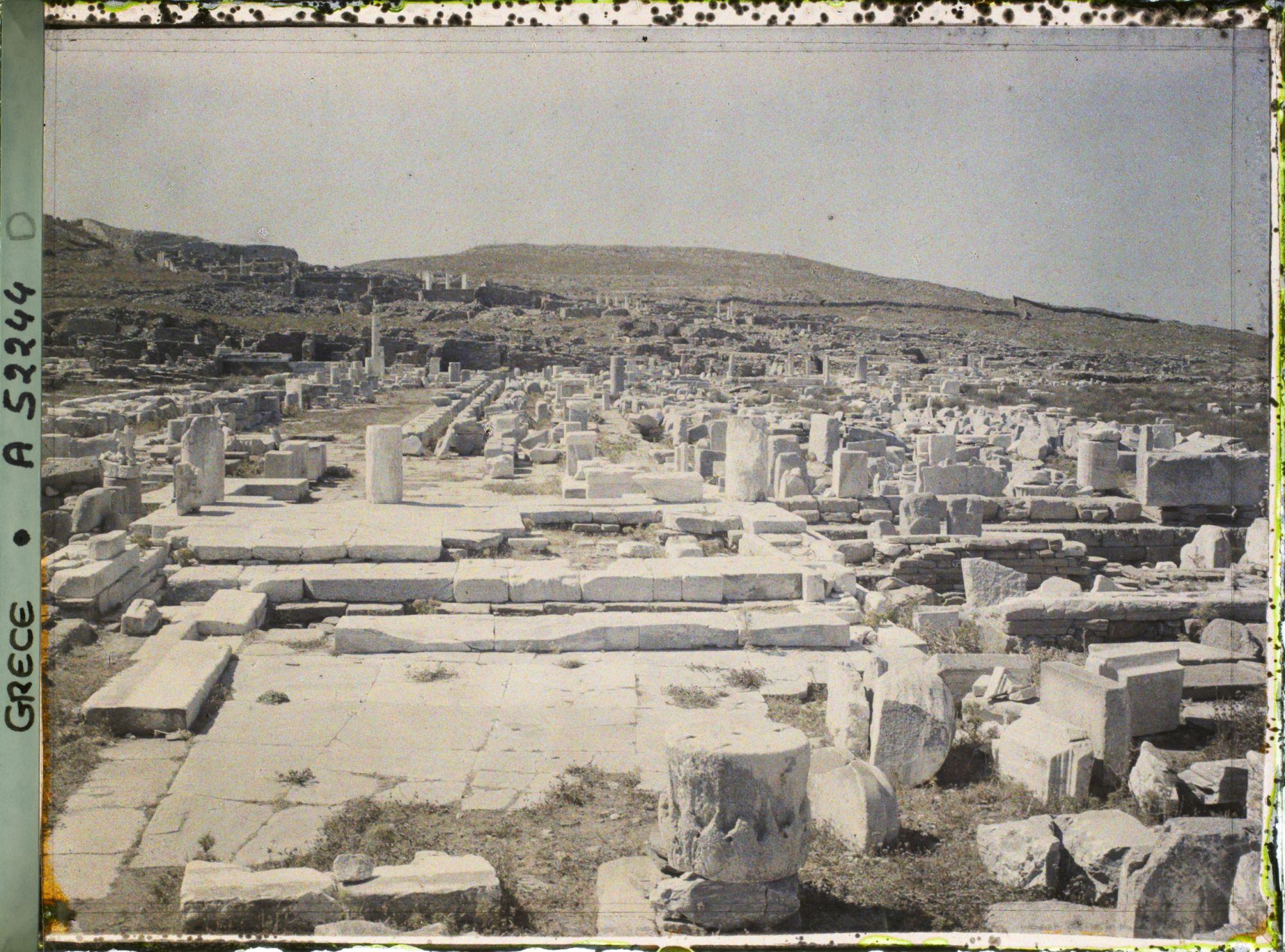 Image représentant Ensemble sur les Propylées et l'Avenue des Processions