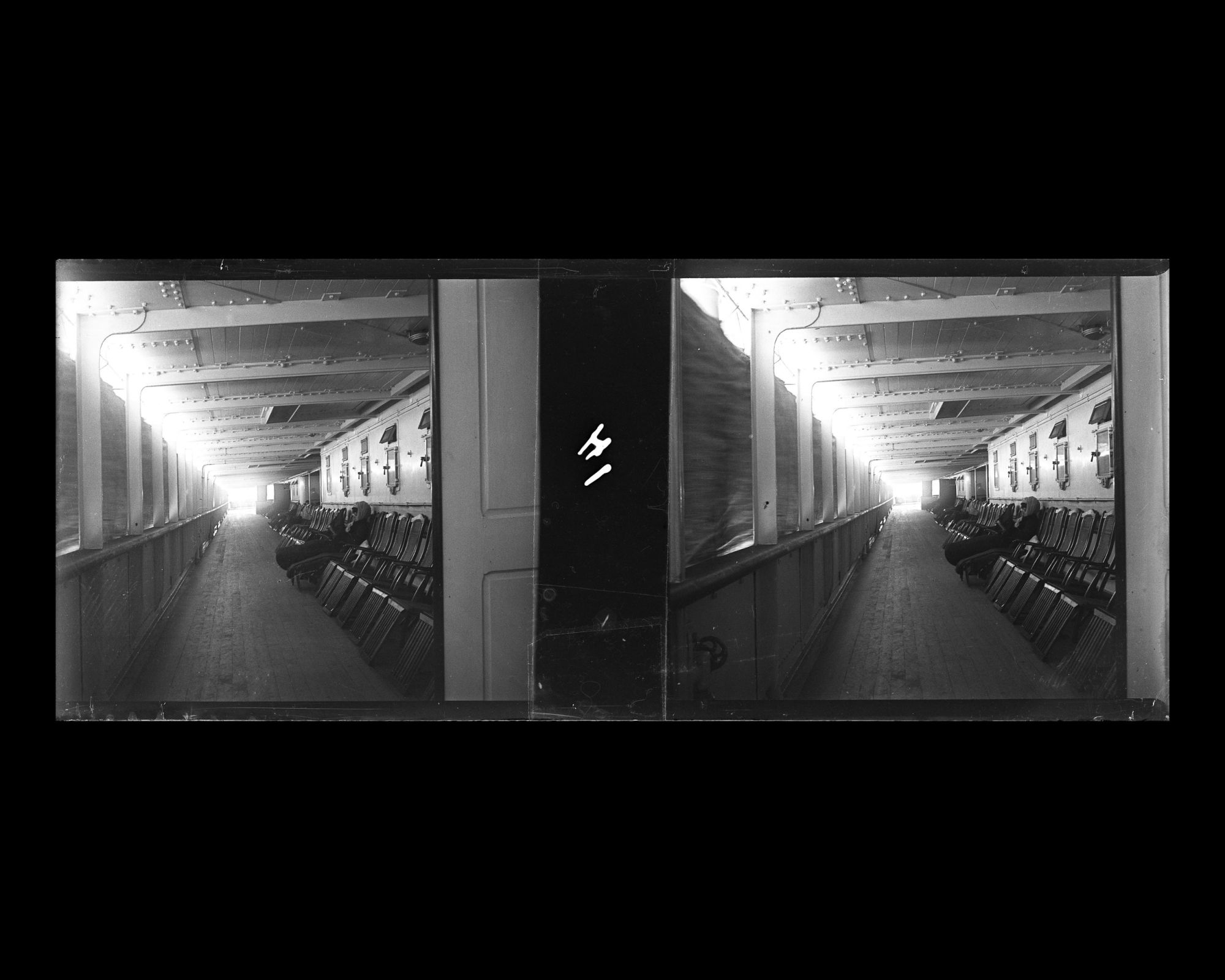 Image représentant la coursive des 1eres classes protégée des intempéries