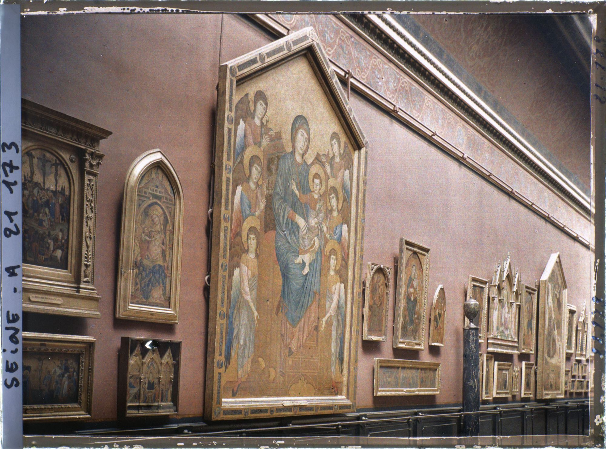 Image représentant La Maesta de Cimabue, salle des Sept-Mètres (peinture italienne), Musée du Louvre