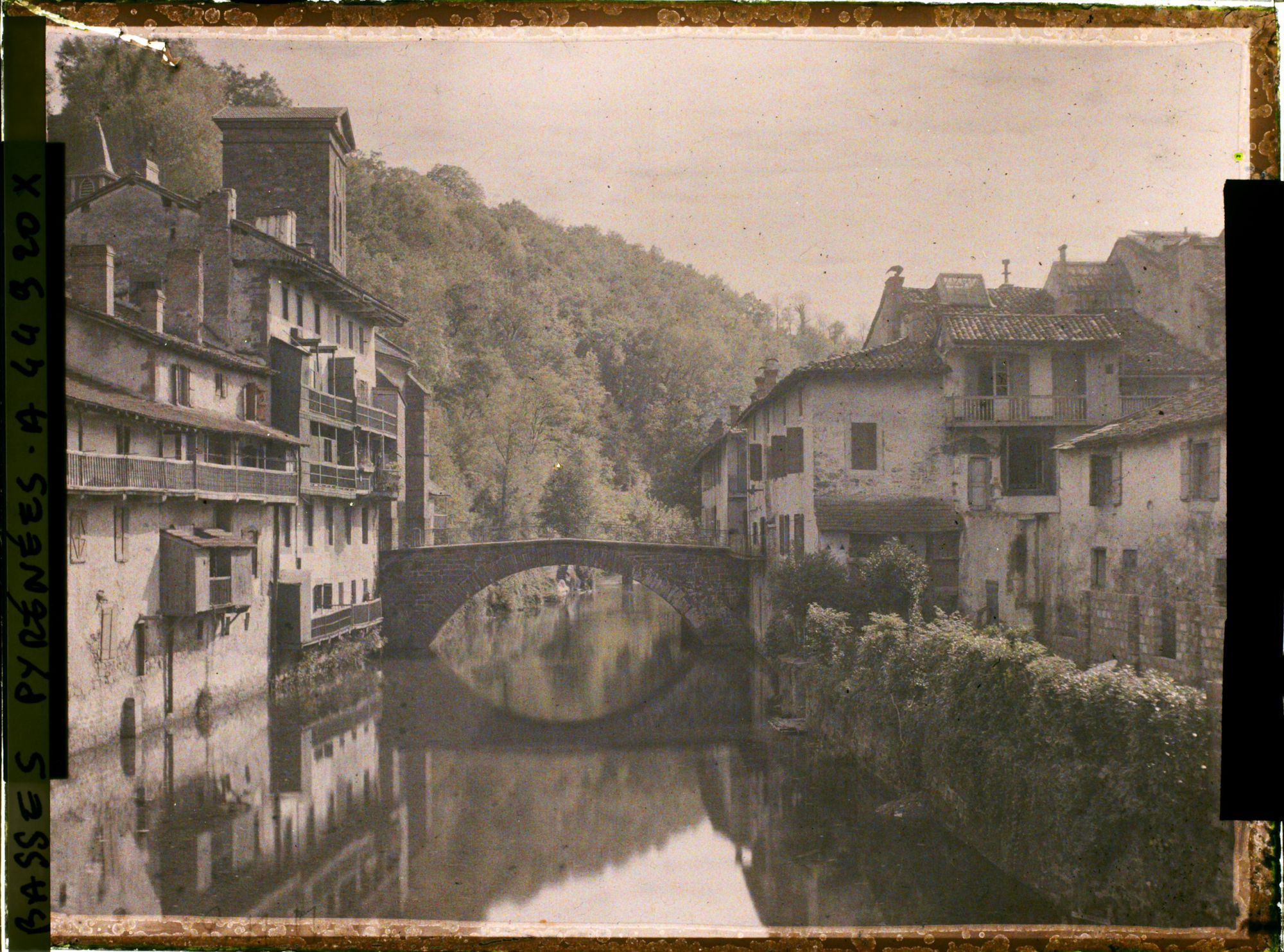 Image représentant France, St Jean Pied de Port, La Nive à St Jean Pied de Port
