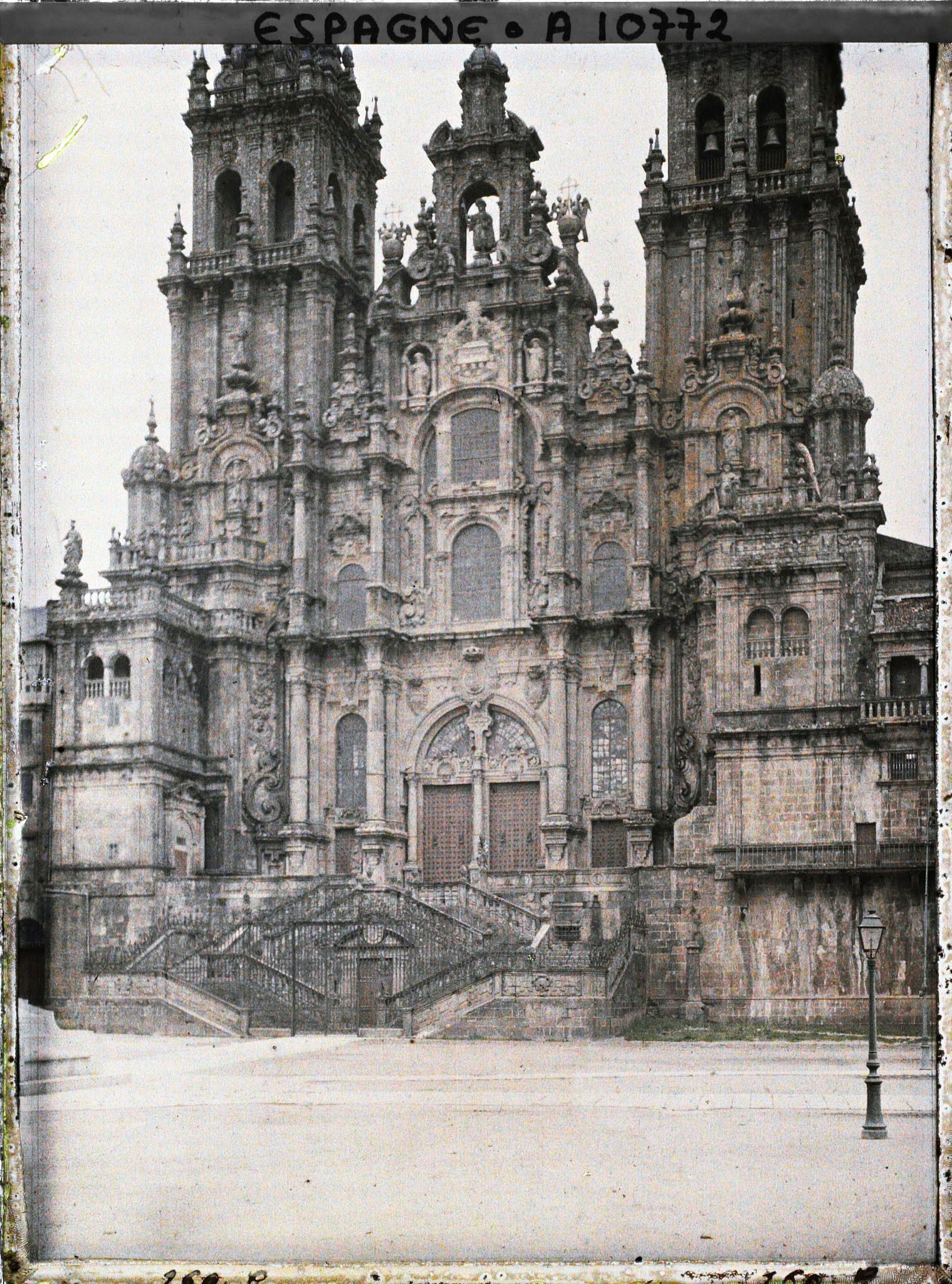 Image représentant Espagne, Santiago de Compostela, La grande façade XVIIIe S de la Cathédrale : horrible chose de style baroque